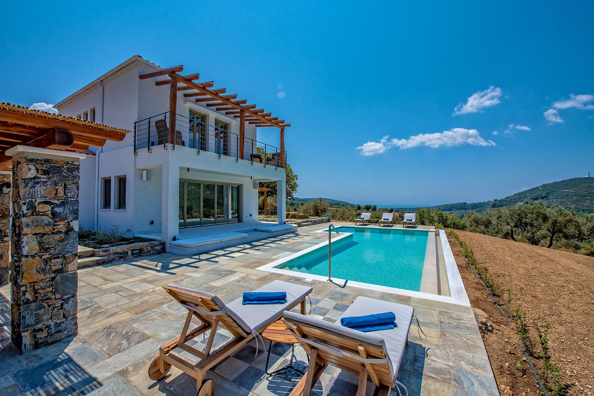Villa Lefki Glossa Skopelos: Elegant 3-Bedroom Apartment with Seaview and Pool, Skopelos
