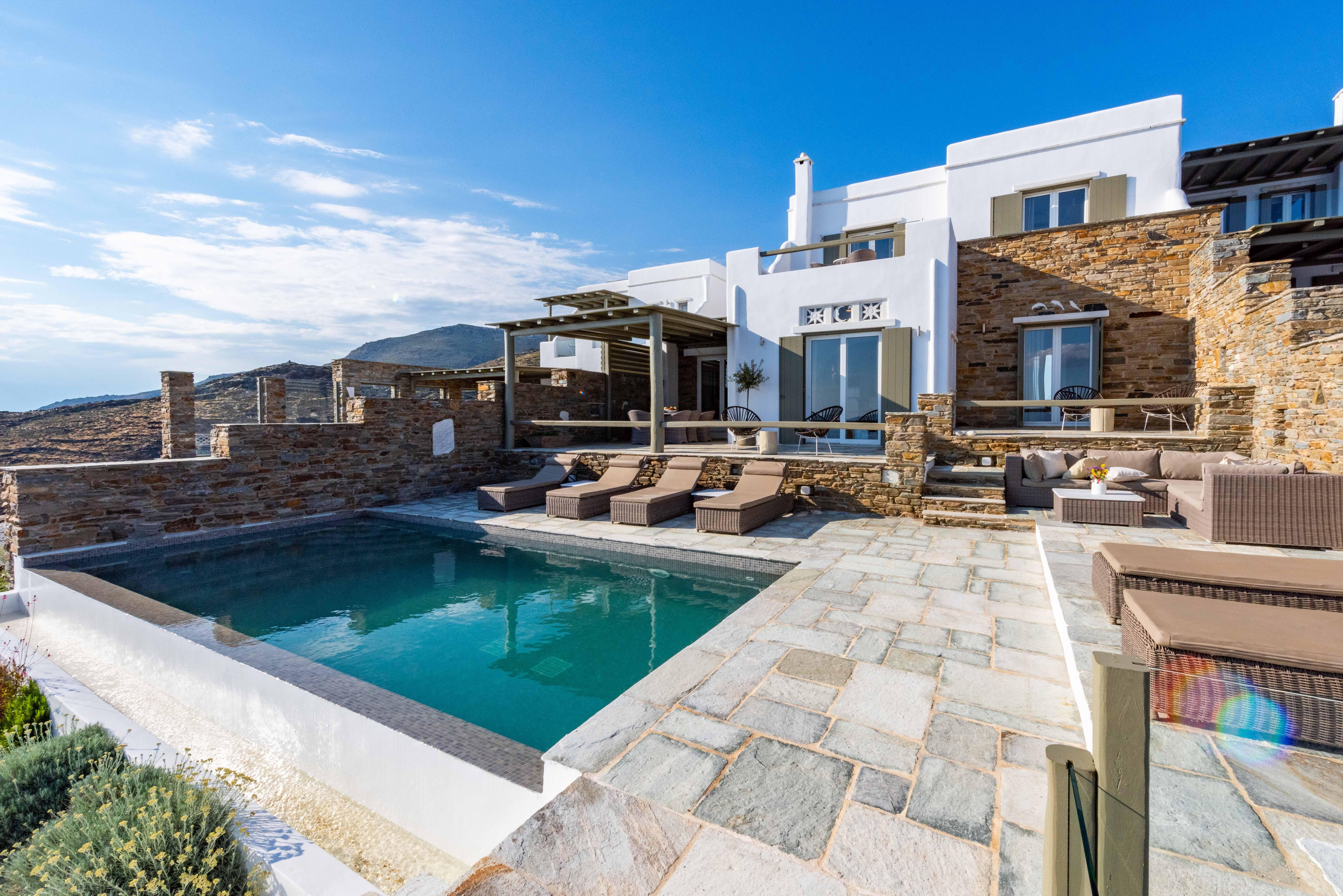 Villa Lefkos Kolymbithra Tinos: Luxury 4-Bedroom Apartment with Sea View and Pool, Tinos