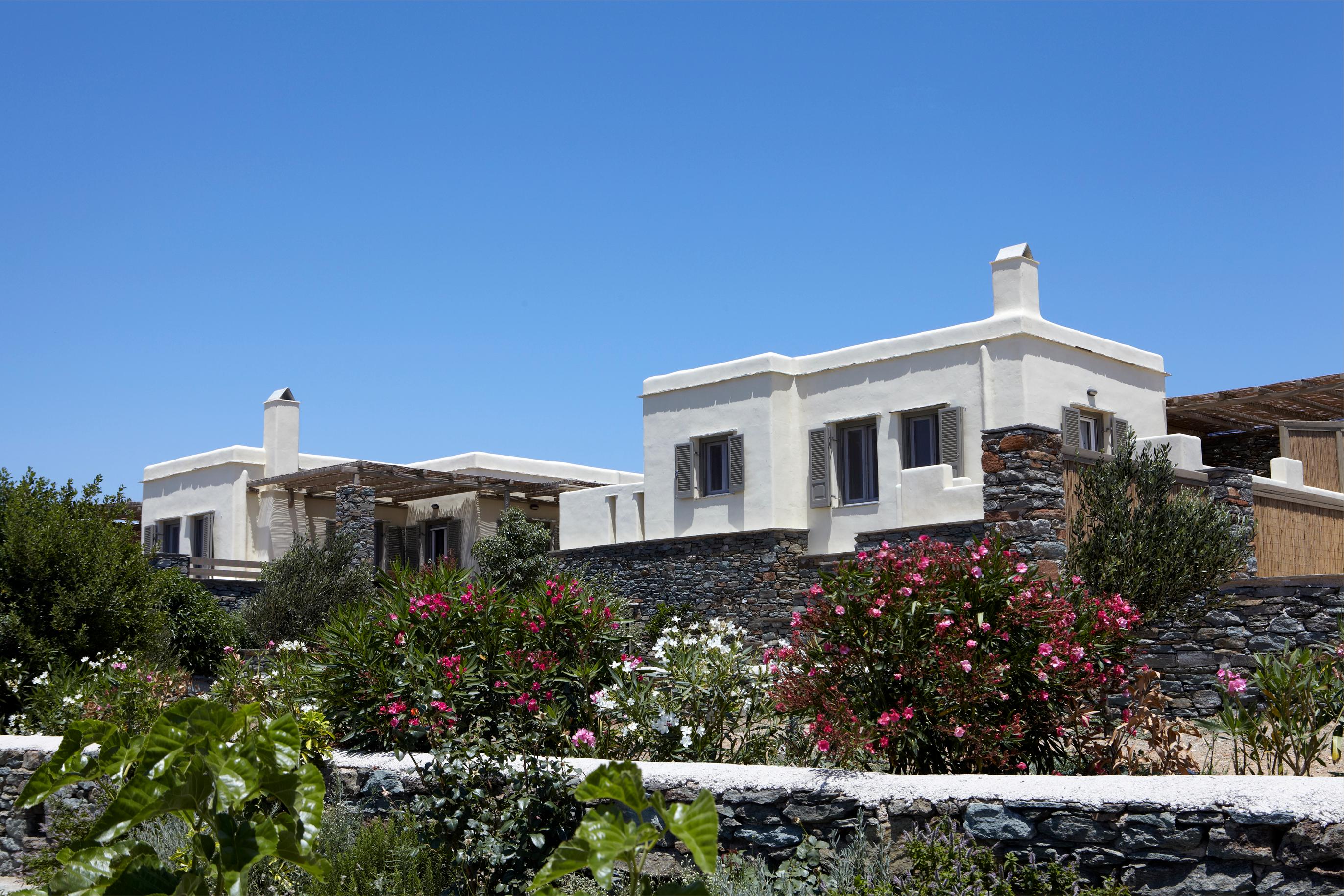 Villa Lysias Exomvourgo Tinos: 3-Bedroom Apartment with Seaview and Pool, Tinos