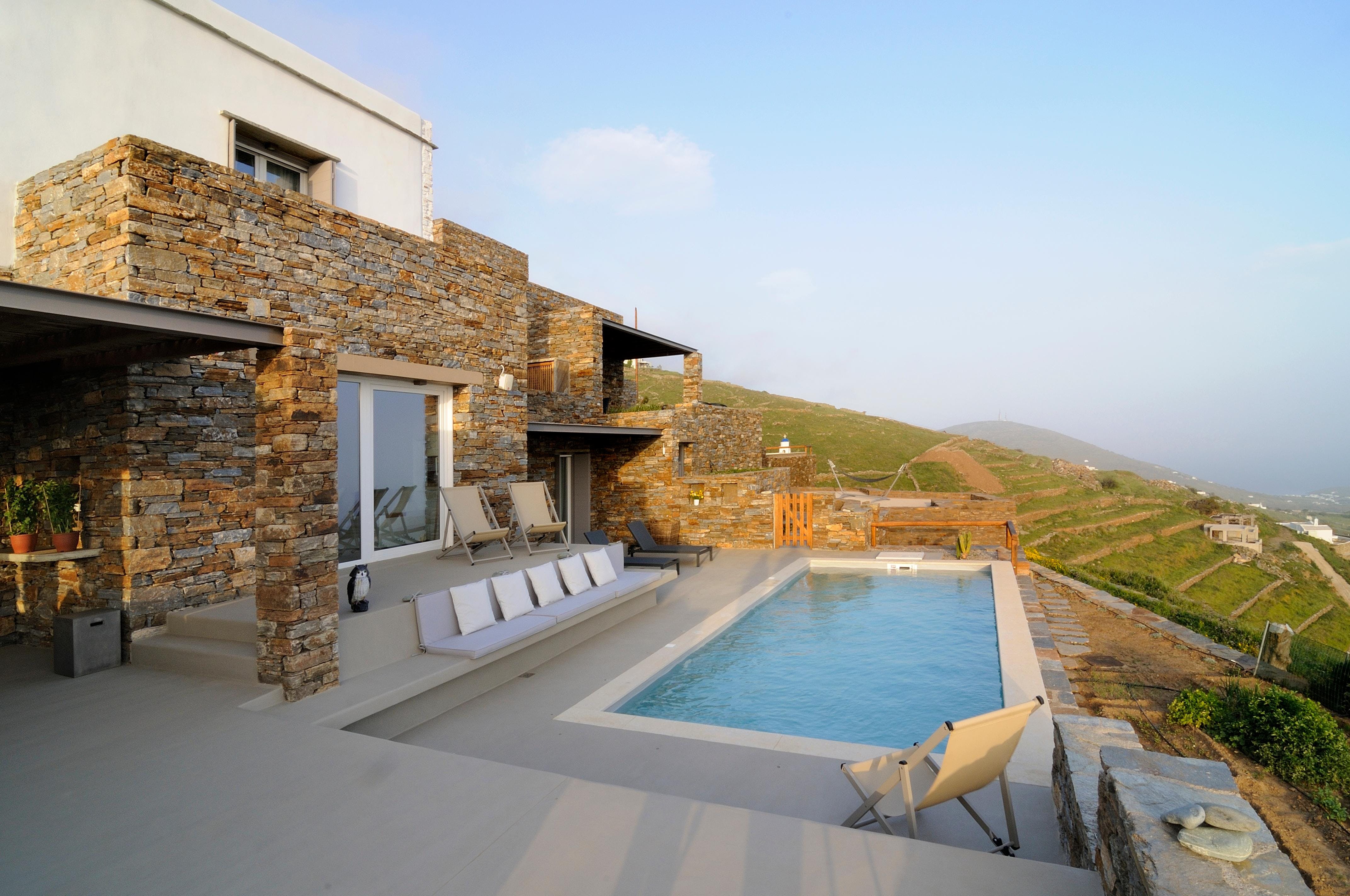 Villa Lysias Panormos Tinos: Spacious 5-Bedroom Apartment with Infinity Pool, Tinos