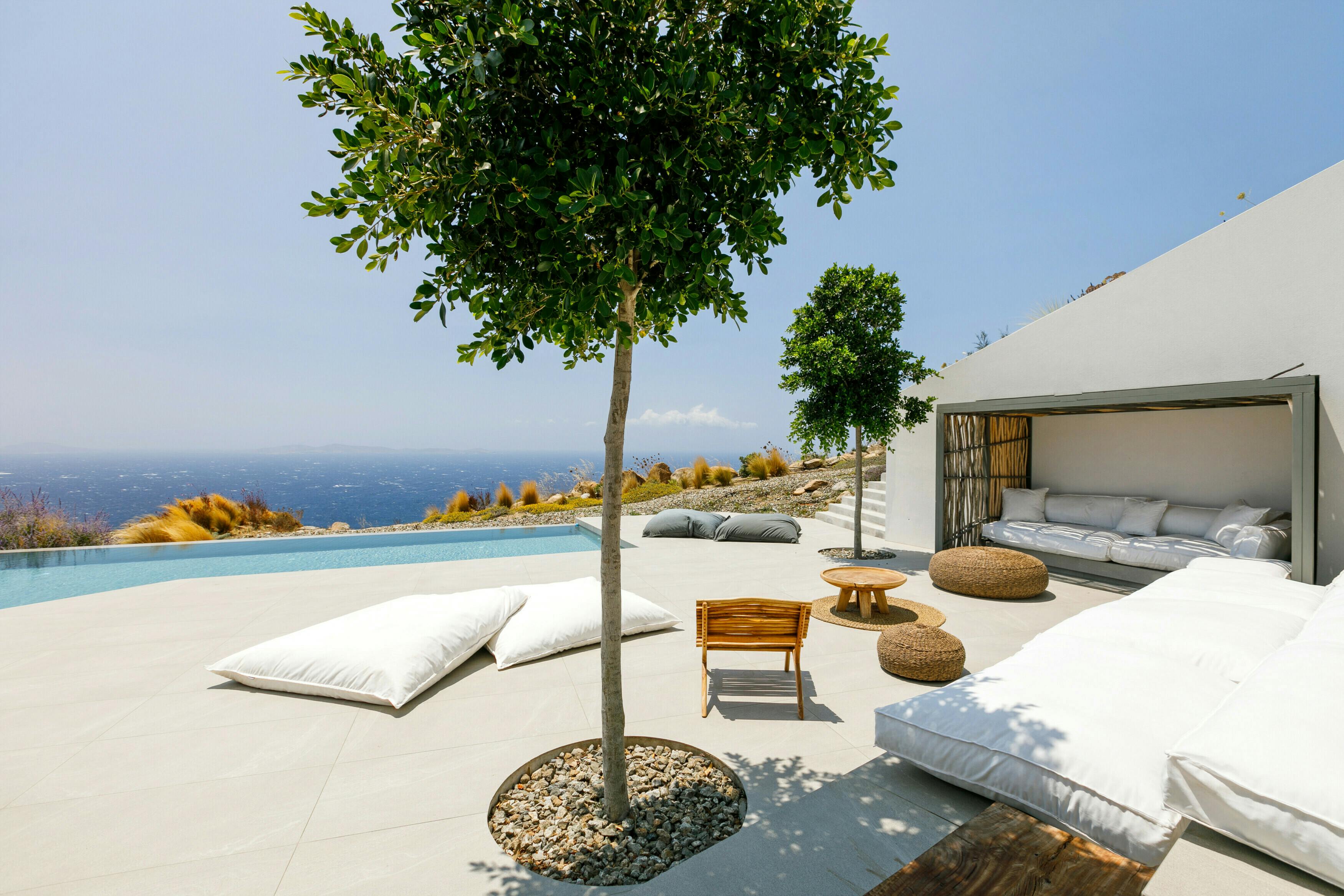 Villa Lysias Agios Tourlos: Luxury 5-Bedroom Villa with Infinity Pool and Sea Views, Tourlos