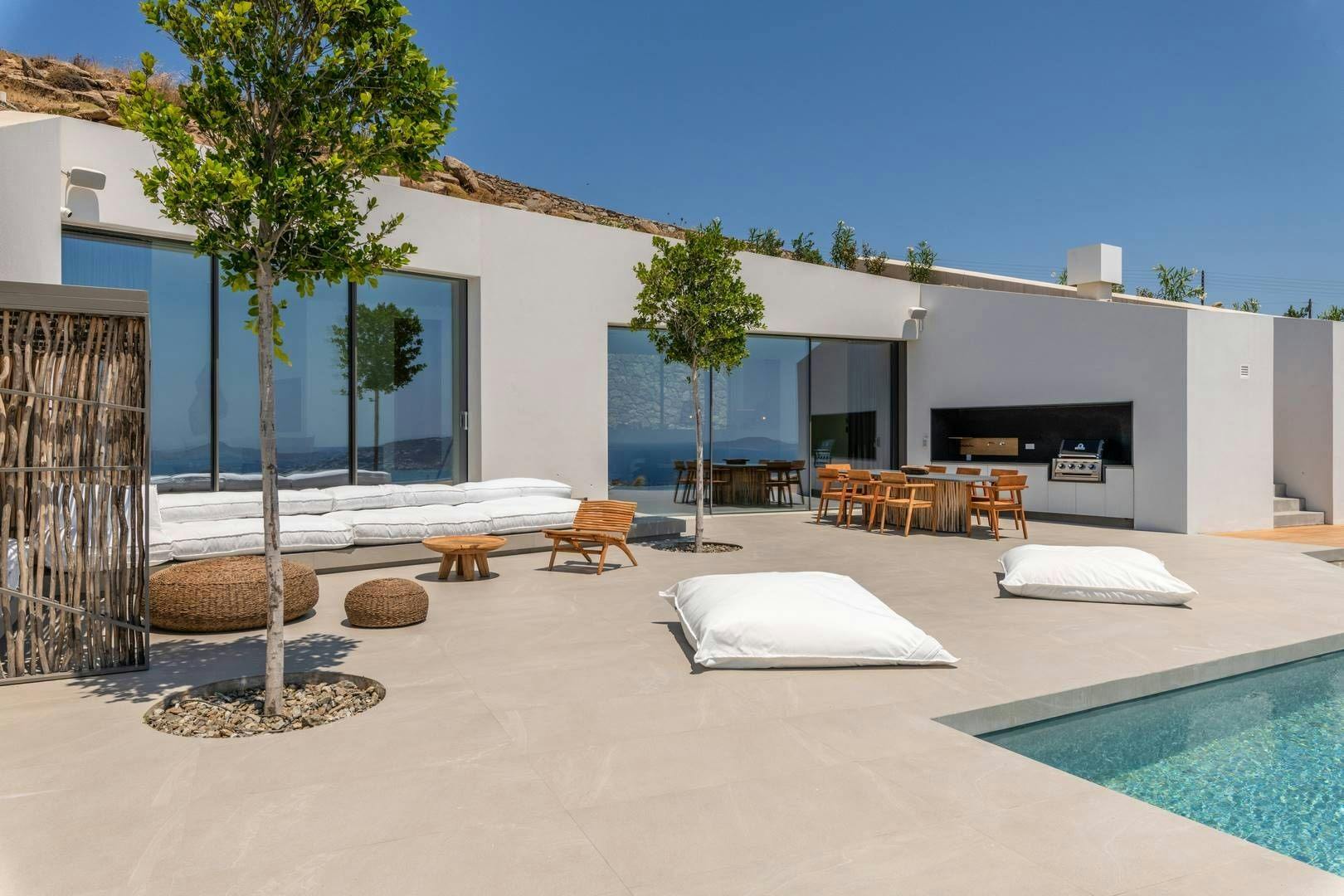 Villa Lysias Agia Kyriaki Tourlos: Luxury 5-Bedroom Villa with Seaview and Beach Nearby, Tourlos