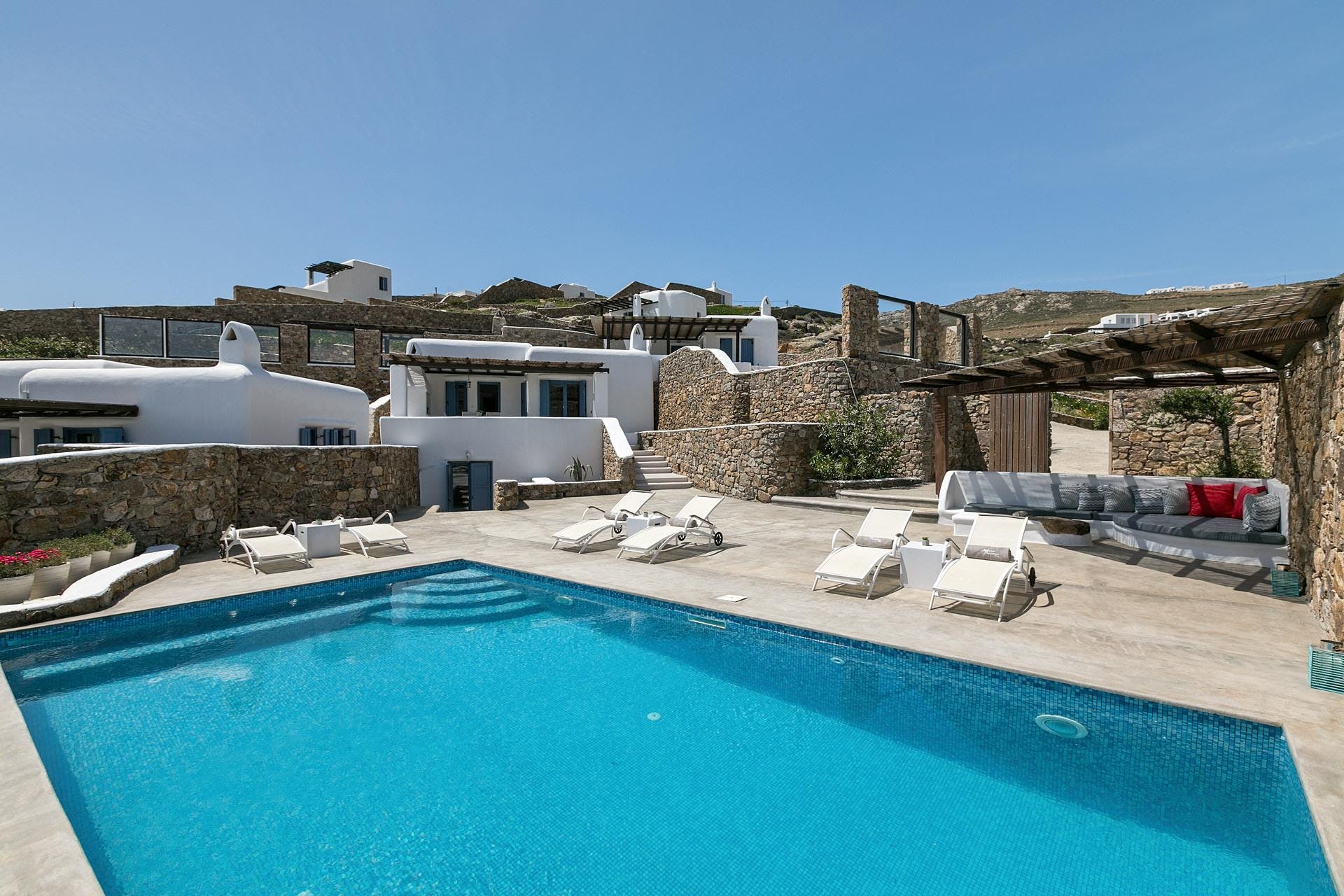 Villa Kyanos Kolymbithres Tourlos: 3-Bedroom Luxury Apartment with Sea Views and Pool, Tourlos