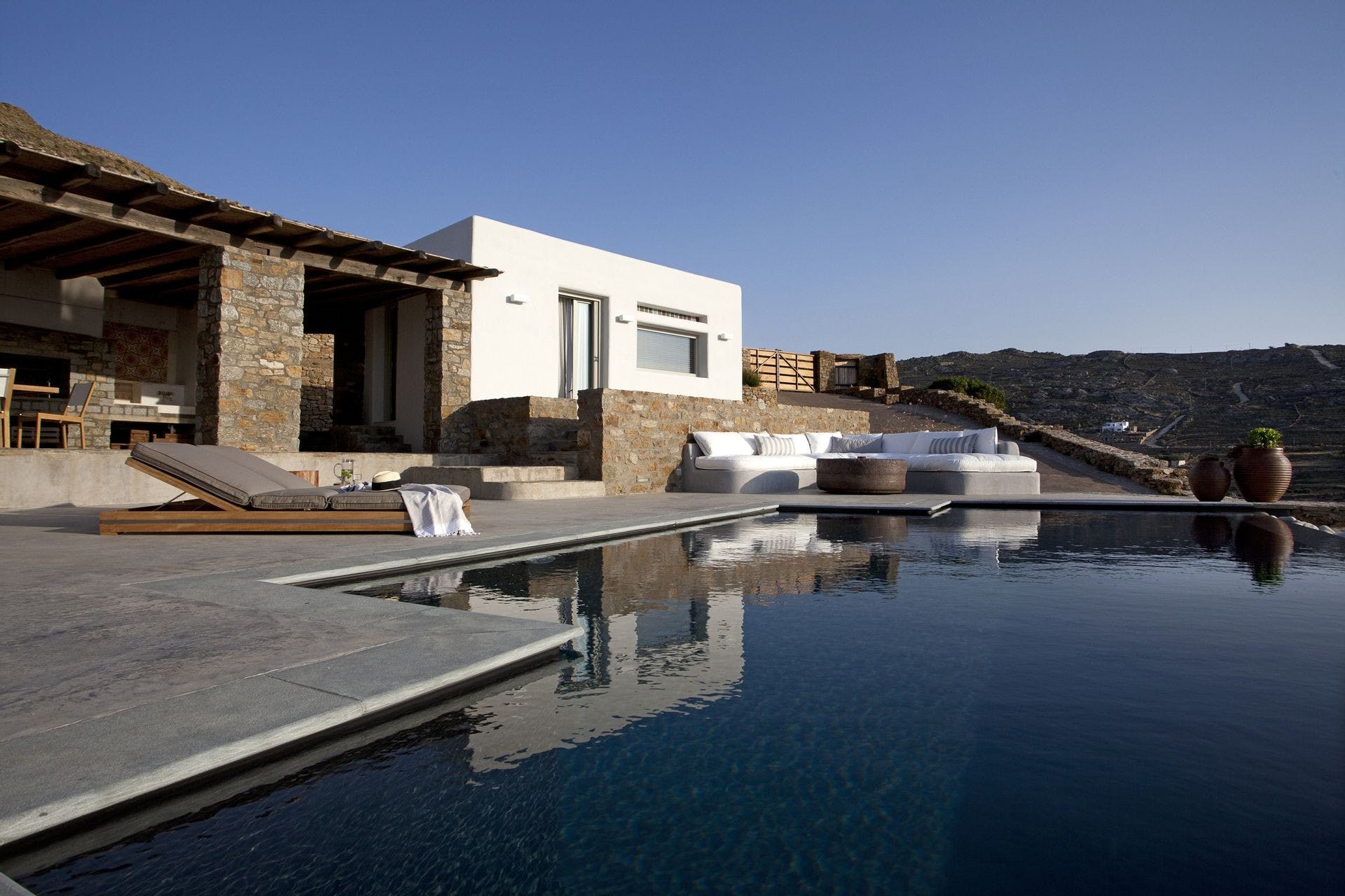 Villa Auge Panormos Tourlos: Spacious 6-Bedroom Apartment with Seaview and Pool, Mykonos
