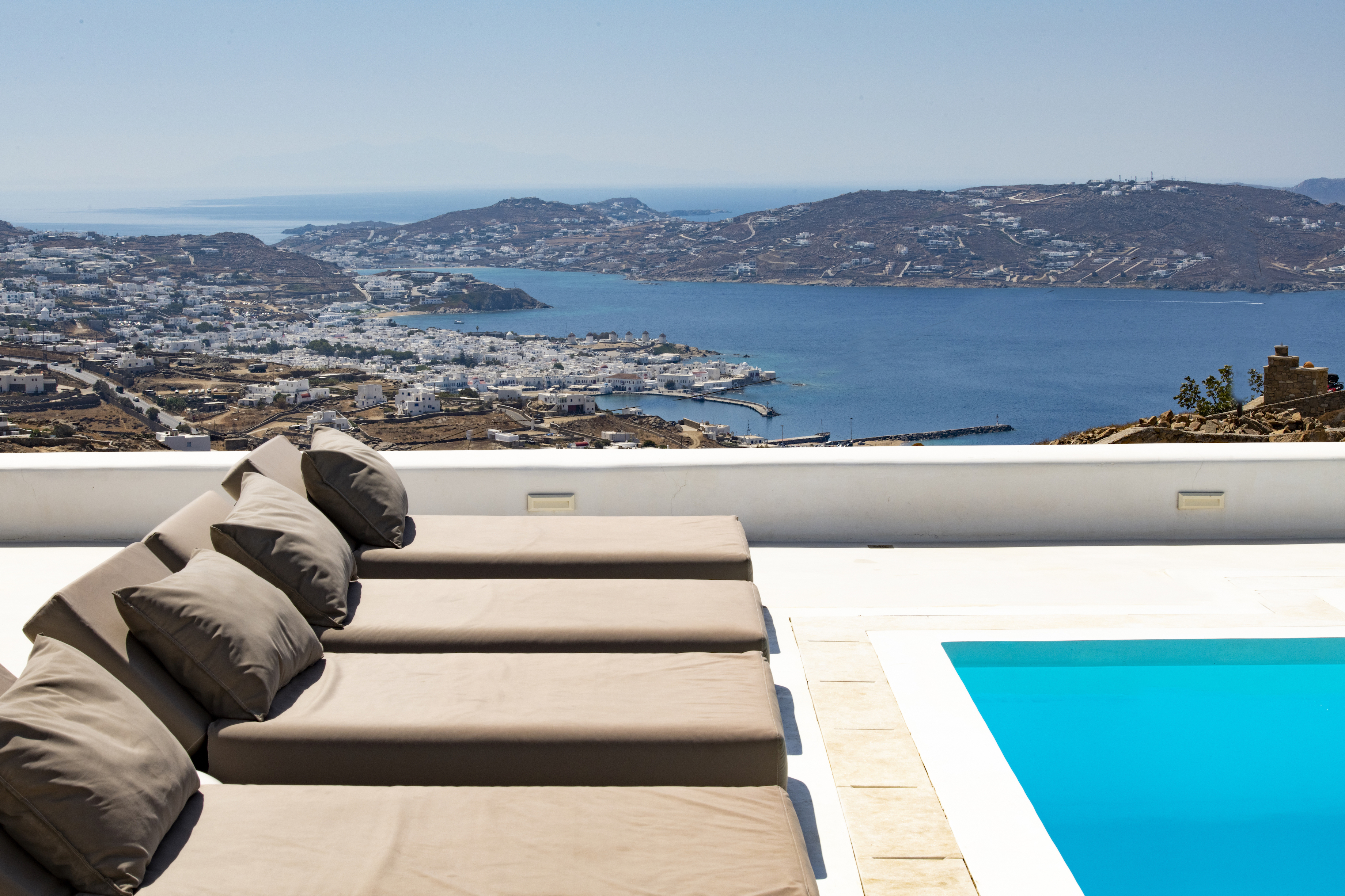 Villa Lefki Agia Sofia Tourlos: 7-Bedroom Luxury Apartment with Infinity Pool, Tourlos Mykonos