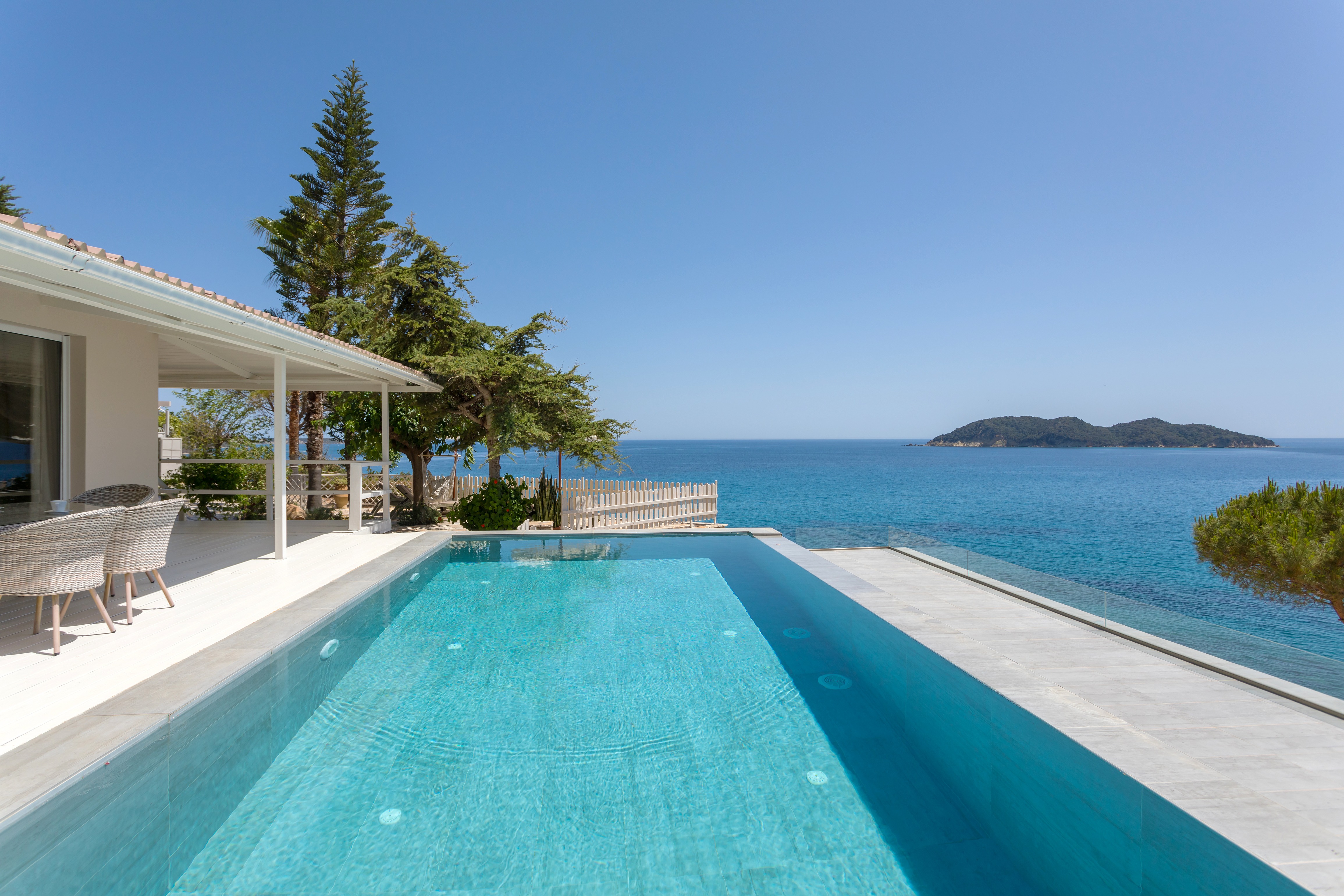 Villa Lefkos Gerakas Vasilikos: 3-Bedroom Luxury Villa with Infinity Pool and Seaview, Vasilikos