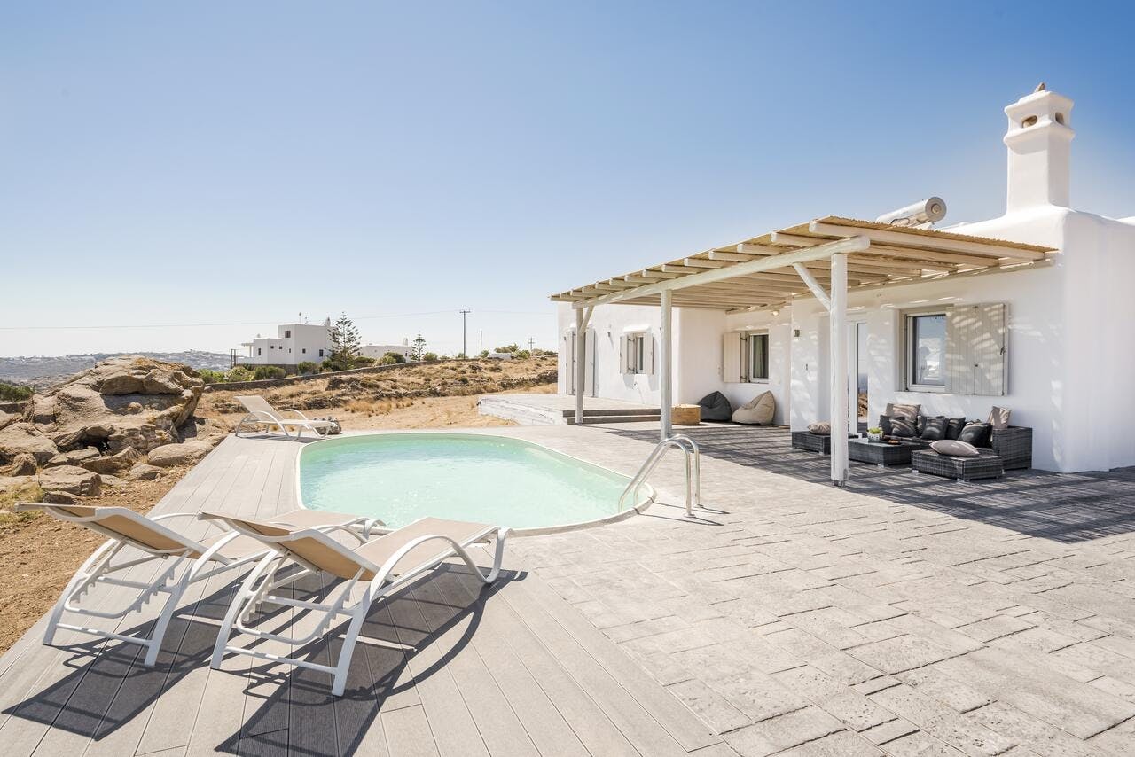Villa Miltos Platis Gialos: Spacious 3-Bedroom Apartment with Private Pool and Sea Views, Platis Gialos