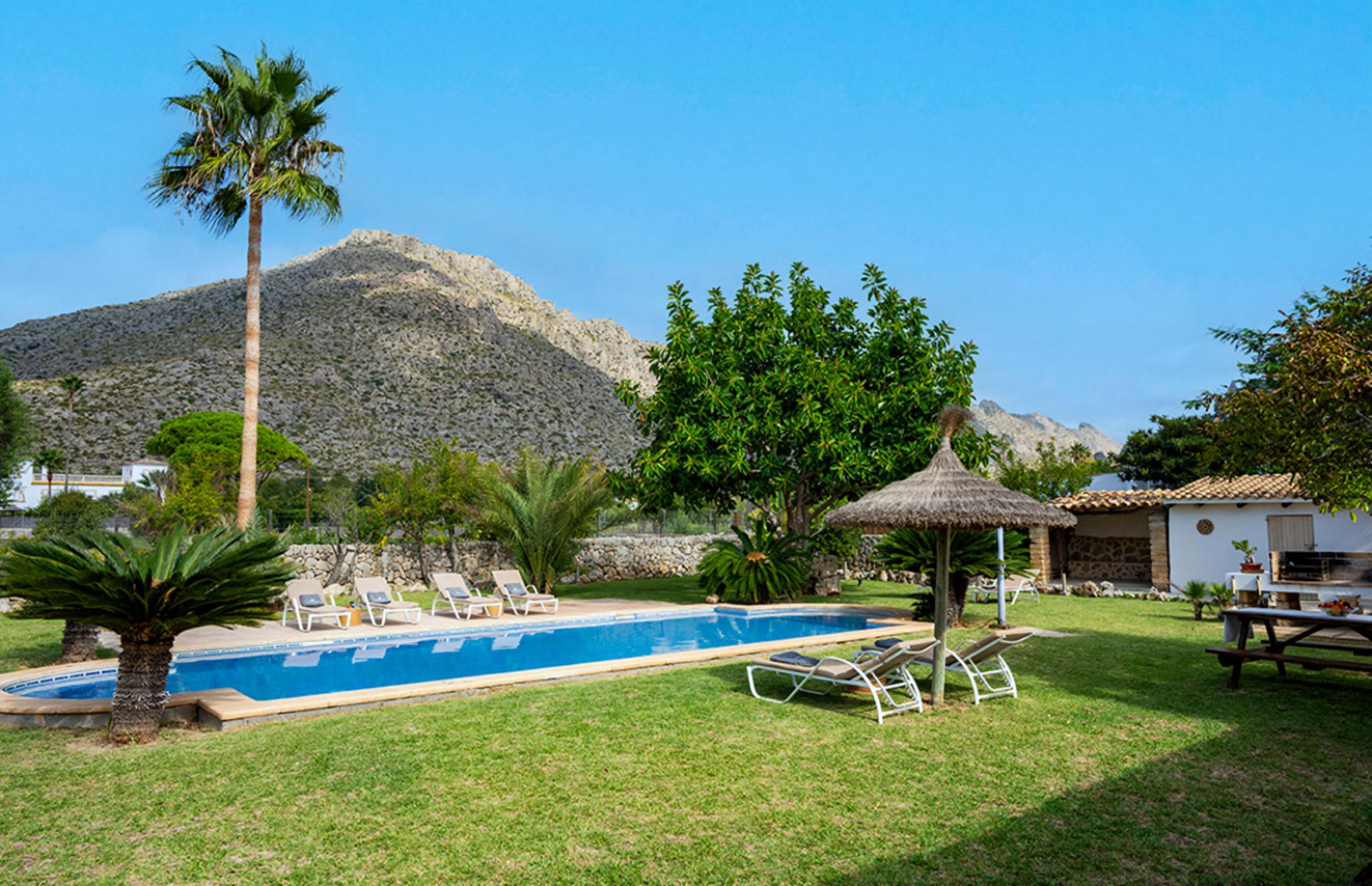 Villa Alborada Llenaire Mallorca: Luxury 4-Bedroom Villa with Private Pool and Tennis Court, Mallorca