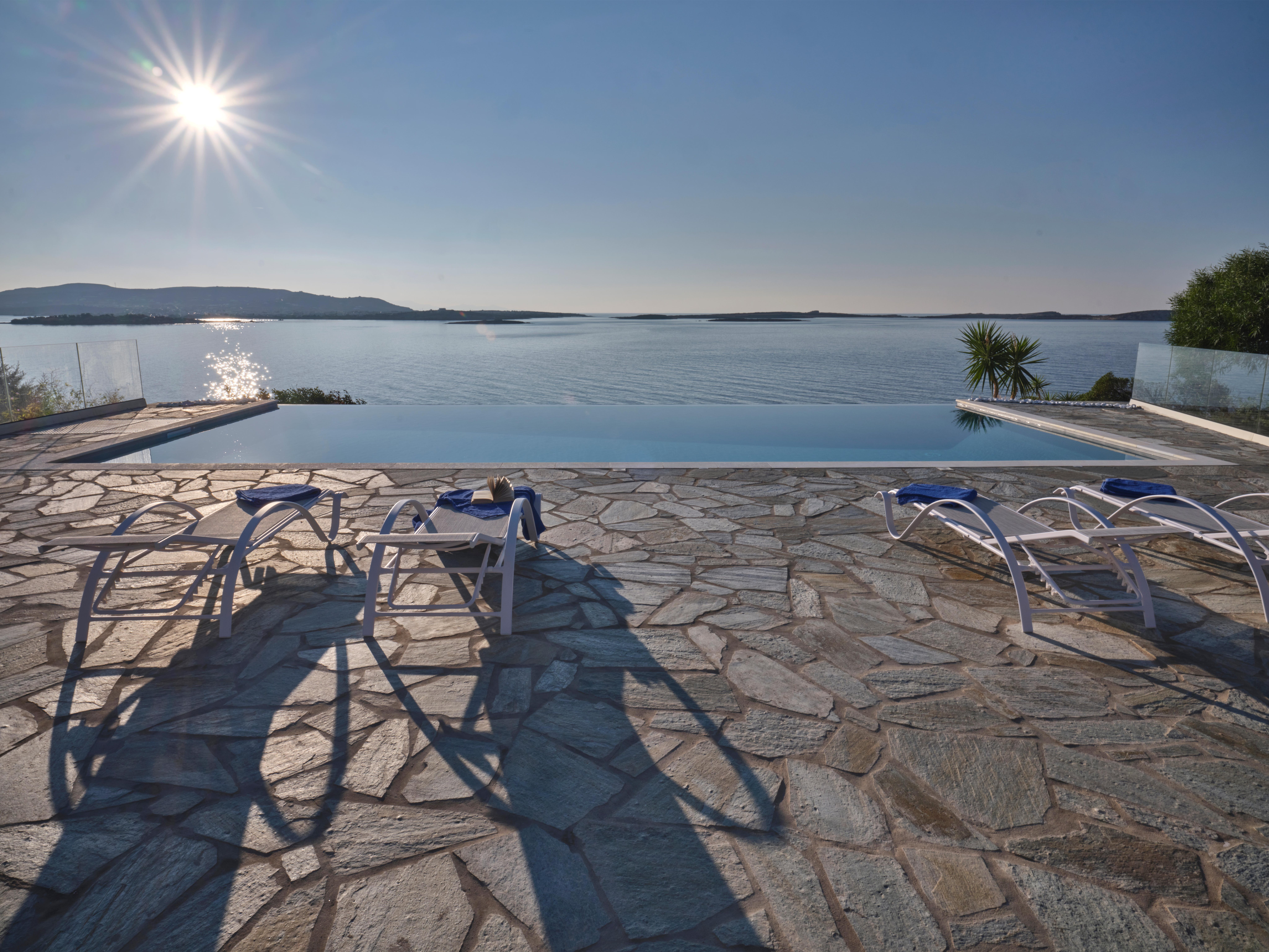 Villa Mylonas Paros: Luxury 3-Bedroom Apartment with Infinity Pool and Sea Views, Paros