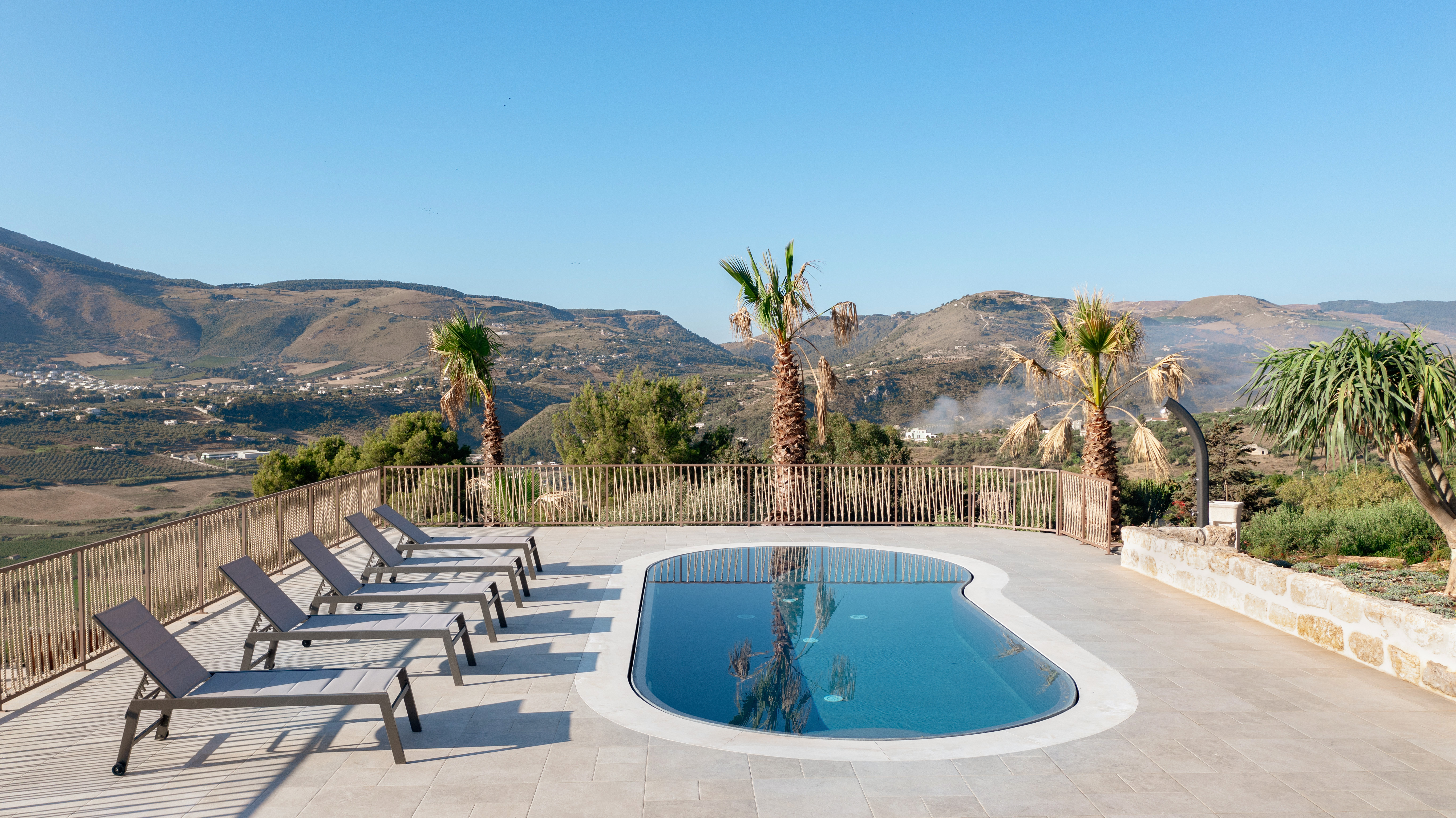 Villa Nubia Trapani Trapani 2: Luxury 3-Bedroom Villa with Private Pool and Sea Views, Trapani