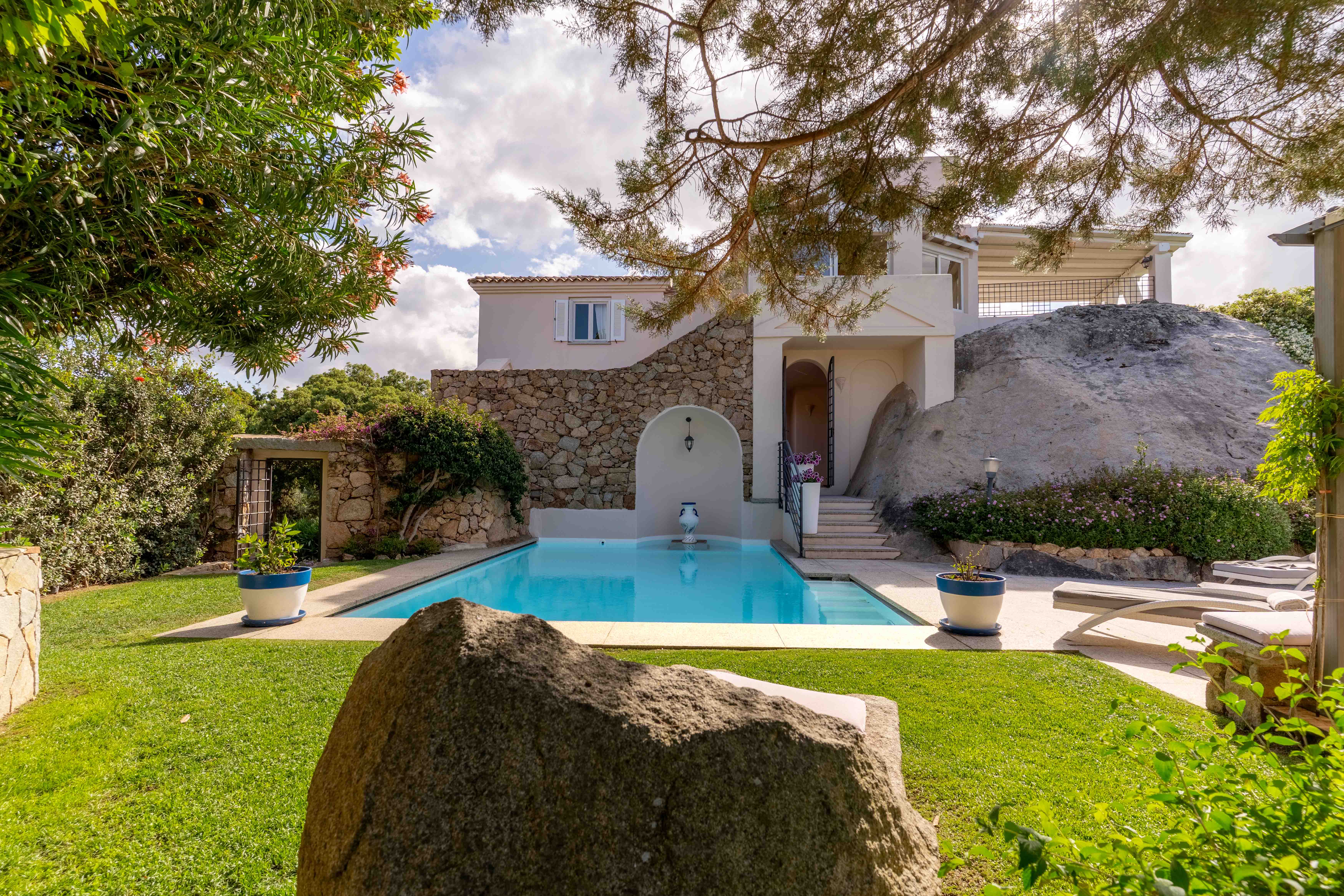 Villa Ceruleo Cala Porto Rotondo Italy: 5-Bedroom Luxury Apartment with Sea Views and Pool, Sardinia