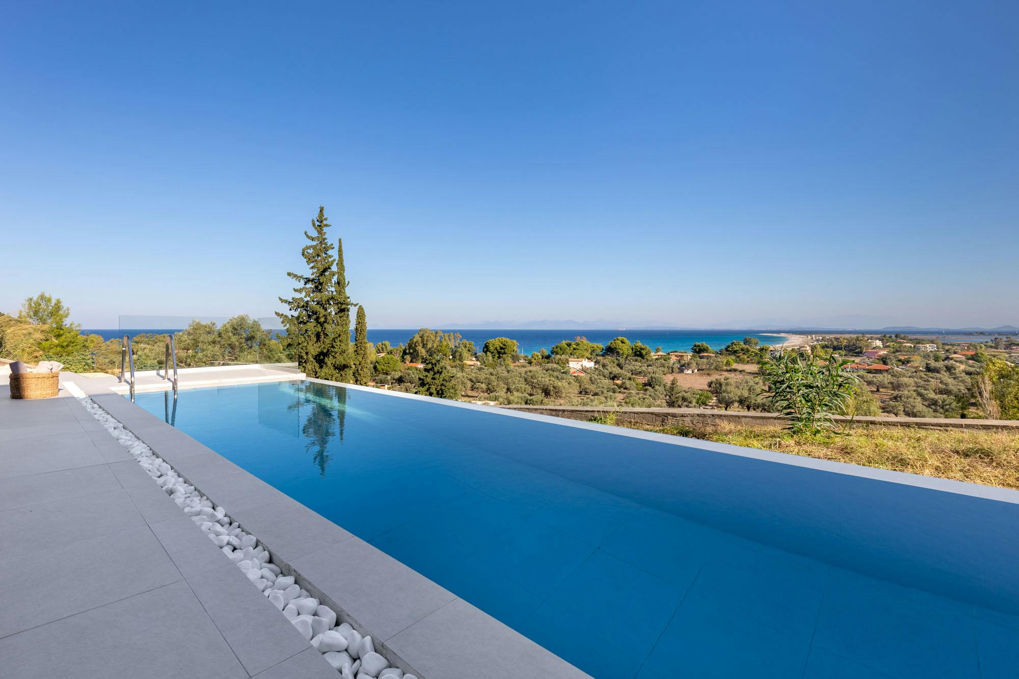 Villa Chrysos Ekremnoi Lefkada: Luxury 2-Bedroom Villa with Private Pool and Sea Views, Lefkada