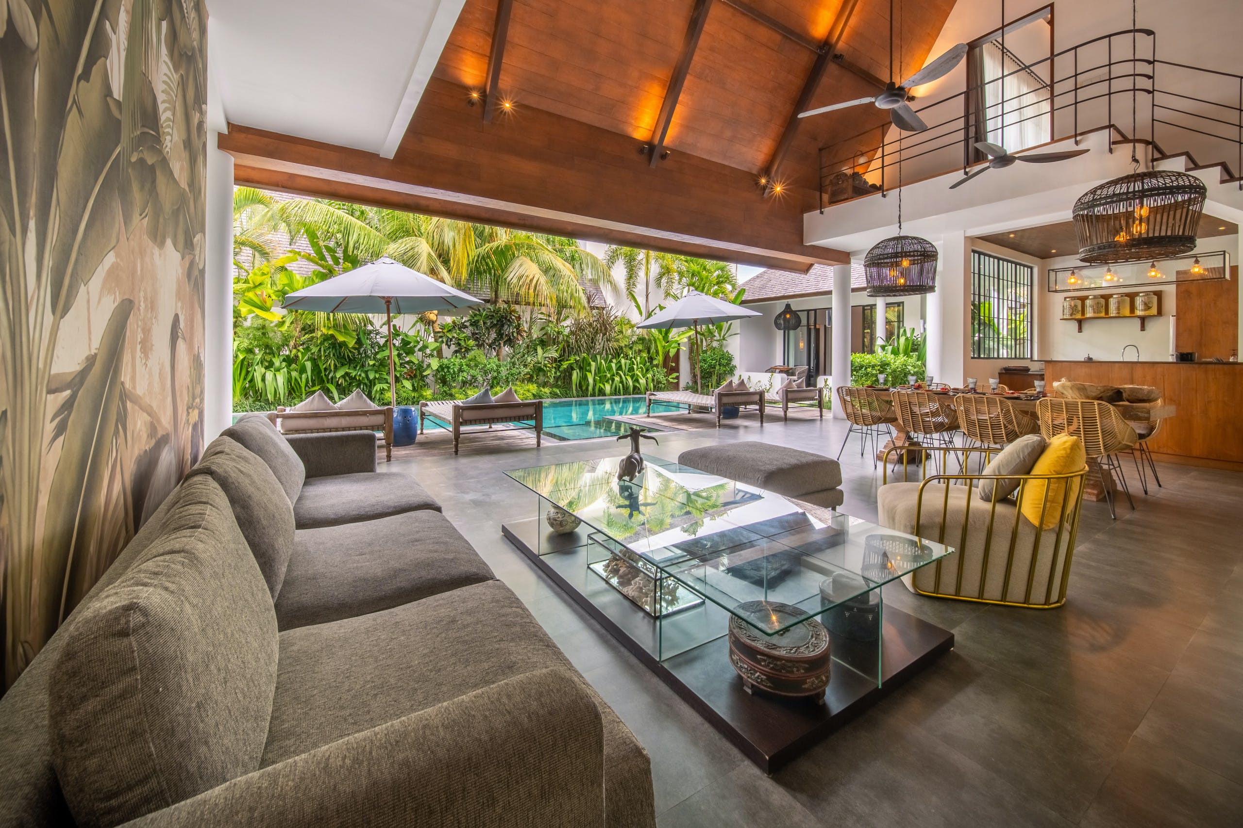 Villa Safira Canggu Bali: Luxury 4-Bedroom Villa with Stunning Sea Views, Bali