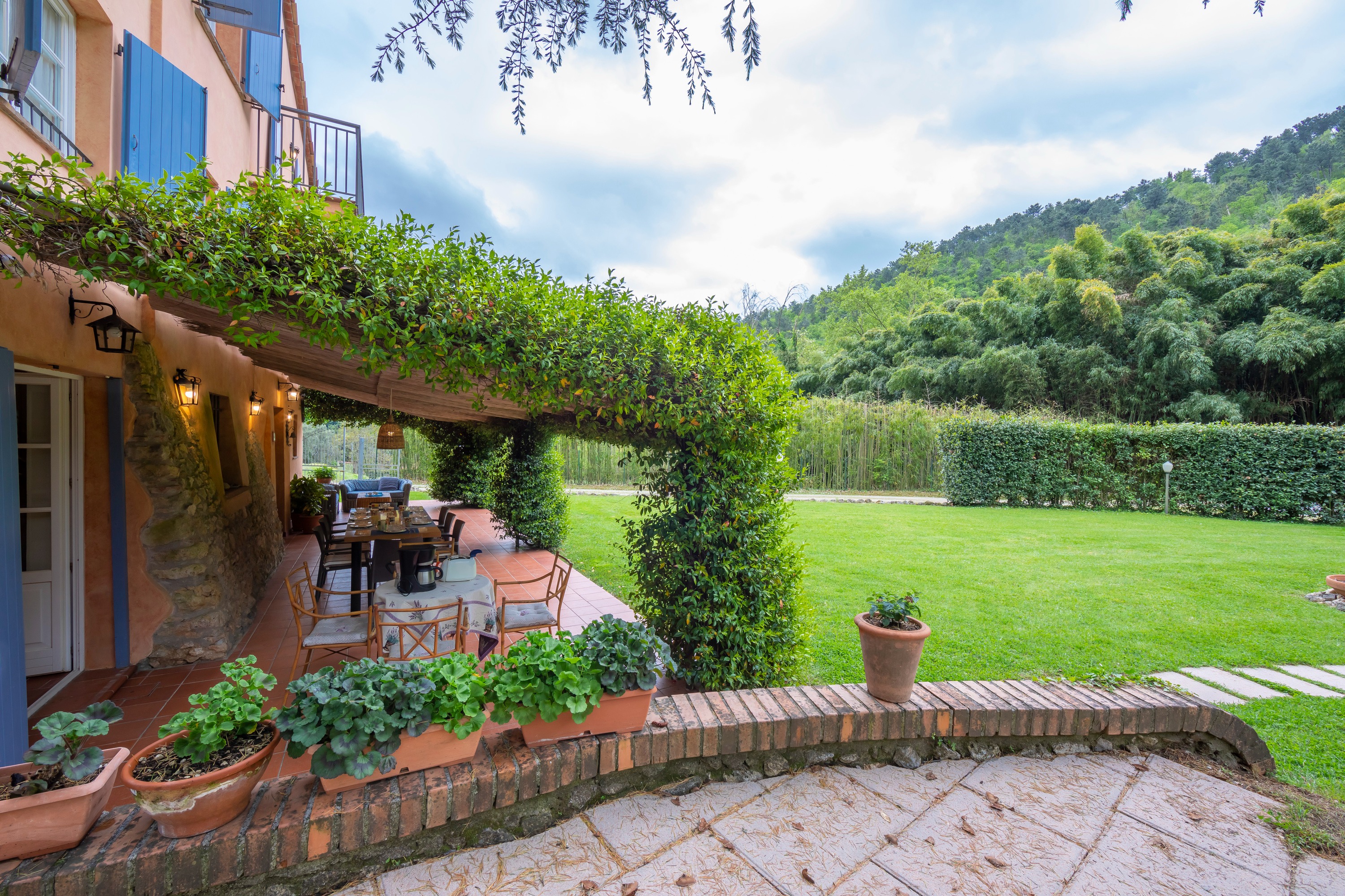 Villa Smeraldo Torre del Lago Viareggio: Luxury 4-Bedroom Villa with Swimming Pool, Viareggio