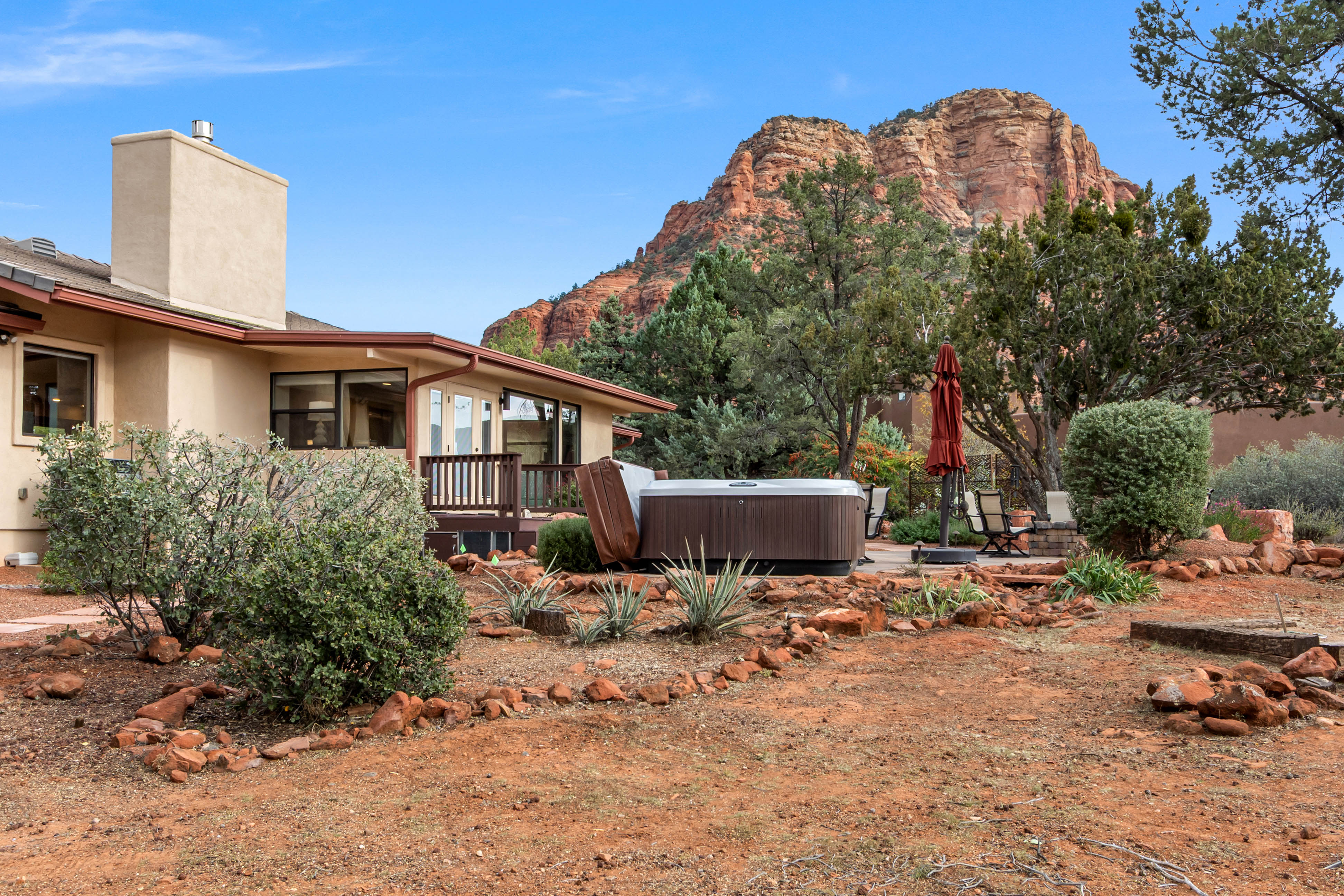 Villa Boreas Chapel Sedona Arizona: Luxury 4-Bedroom Villa with Hot Tub and Tennis Court, Sedona