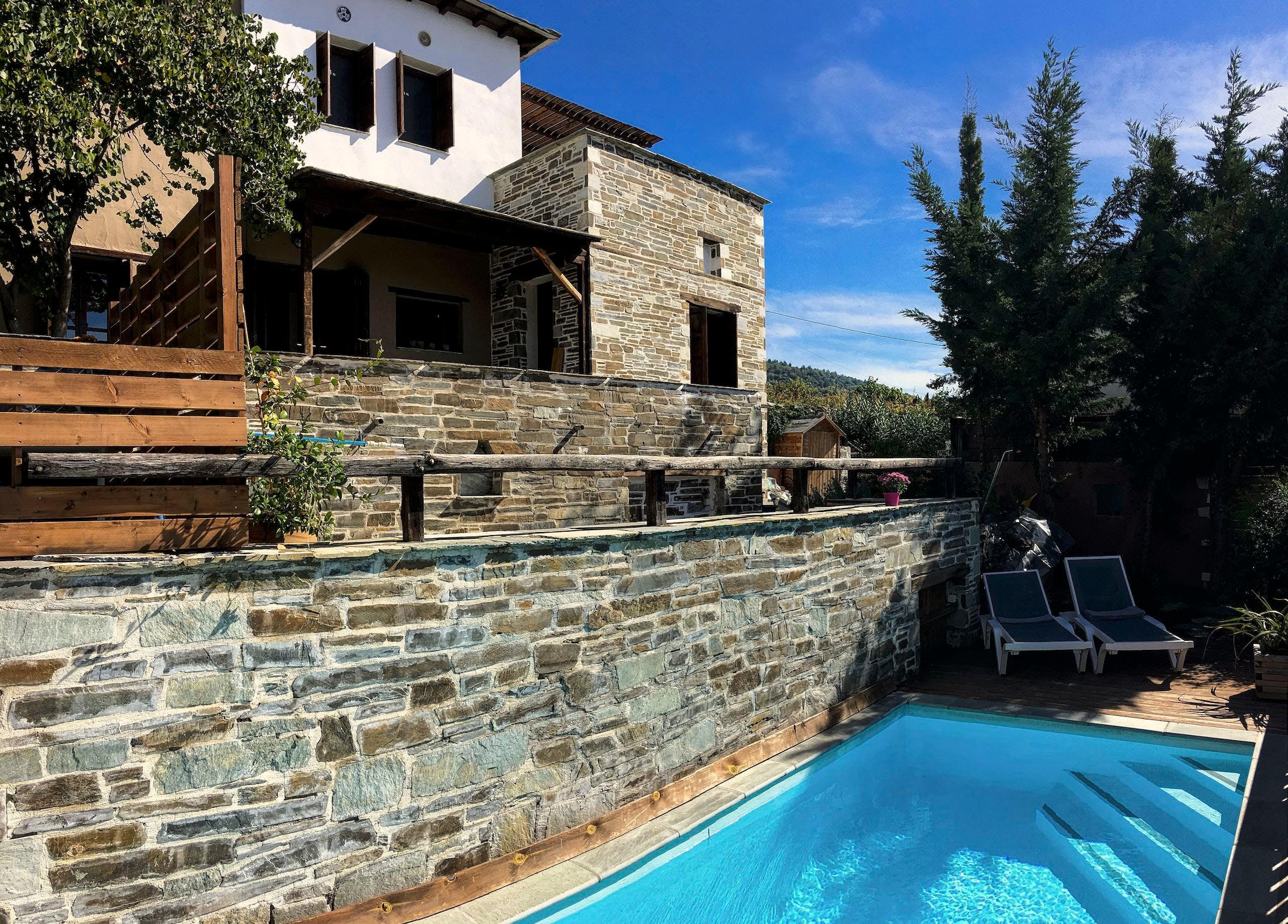 Villa Platanos Skiathos: Spacious 4-Bedroom Apartment Rental with Pool and Sea Views, Skiathos
