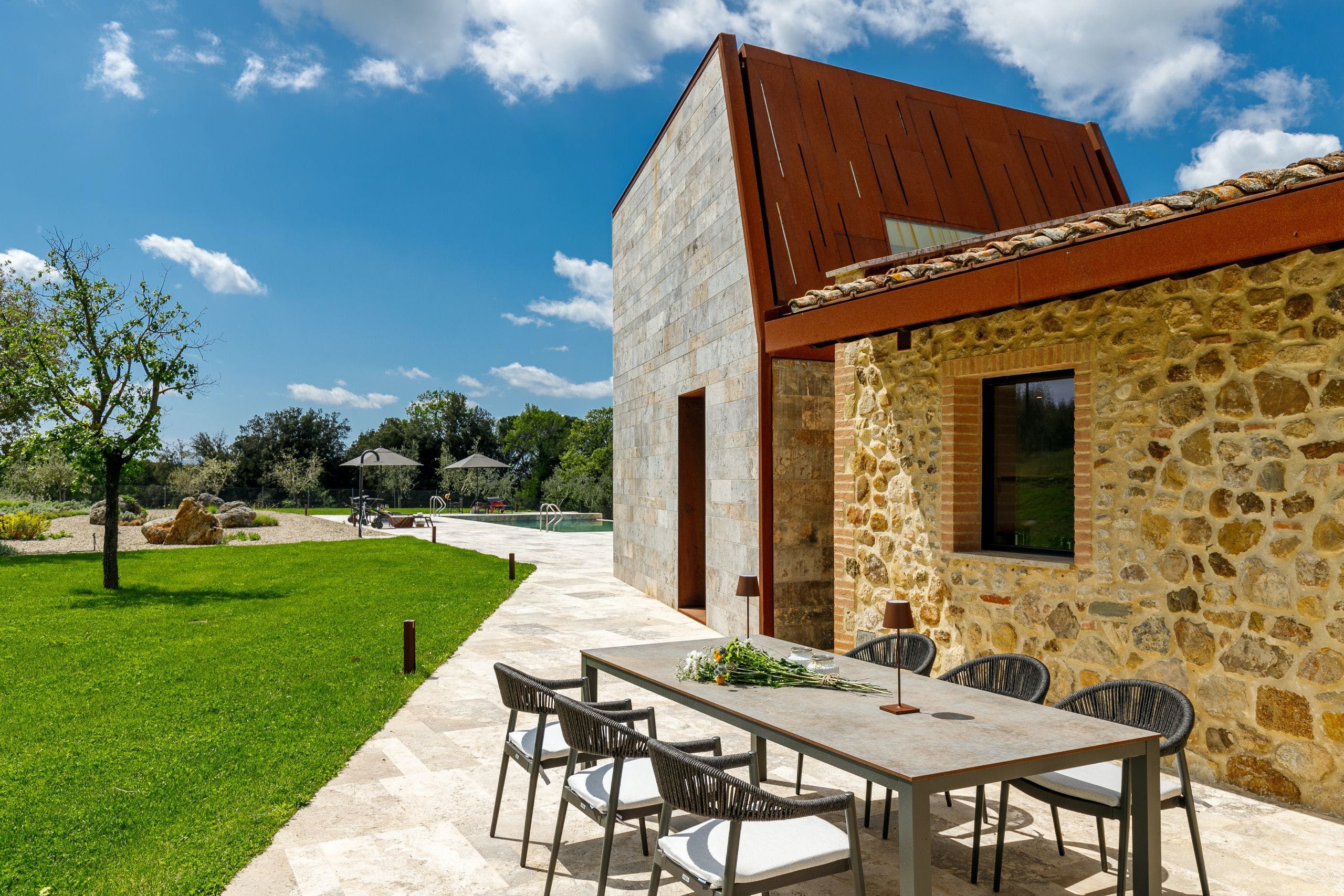 Villa Levante Settignano Florence West: Luxury 3-Bedroom Villa with Pool and Hot Tub, Tuscany