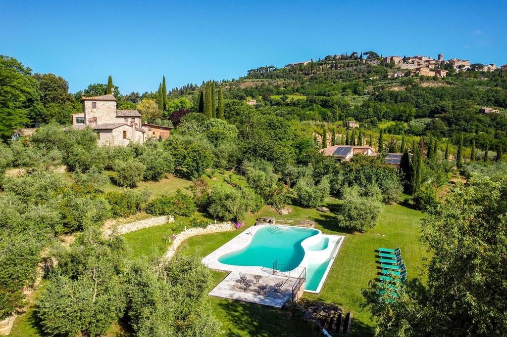 Villa Amaranto Sant’Albino Montepulciano: Exclusive 8-Bedroom Villa with Pool and Hot Tub, Montepulciano
