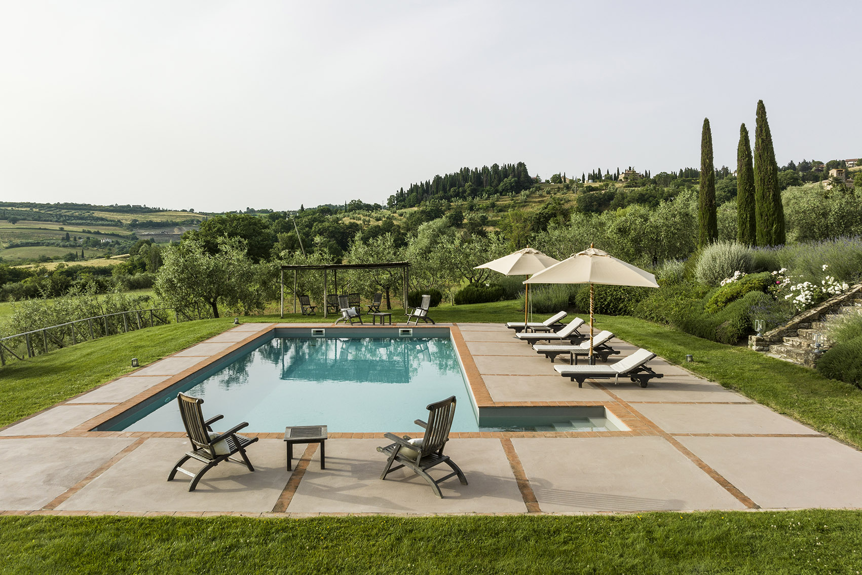 Villa Levante Belverde Siena Province: Luxury 6-Bedroom Villa with Pool and Countryside Views, Siena