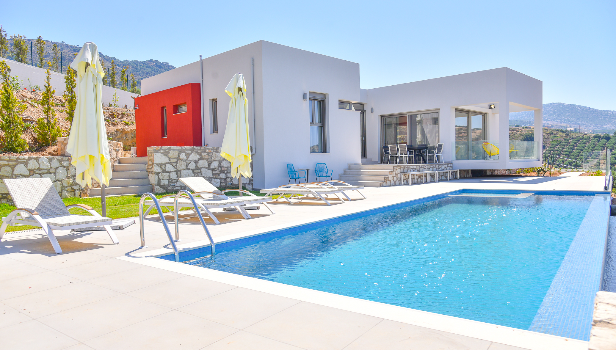 Villa Lysias Agioi Apostoloi Heraklion Town: Luxury 6-Bedroom Apartment with Seaview and Pool, Heraklion
