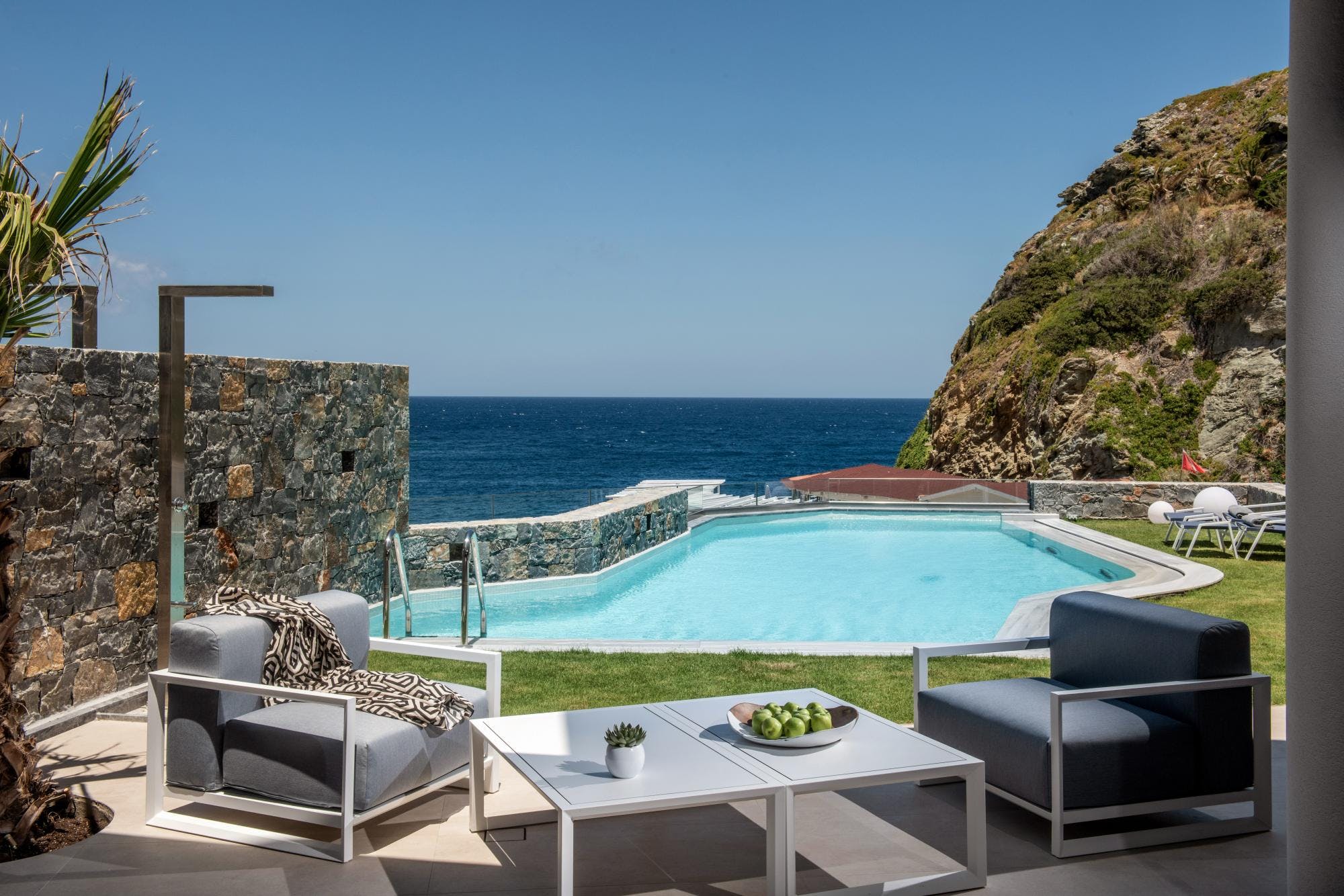 Villa Psiloritis Heraklion: Spacious 8-Bedroom Apartment with Infinity Pool, Heraklion
