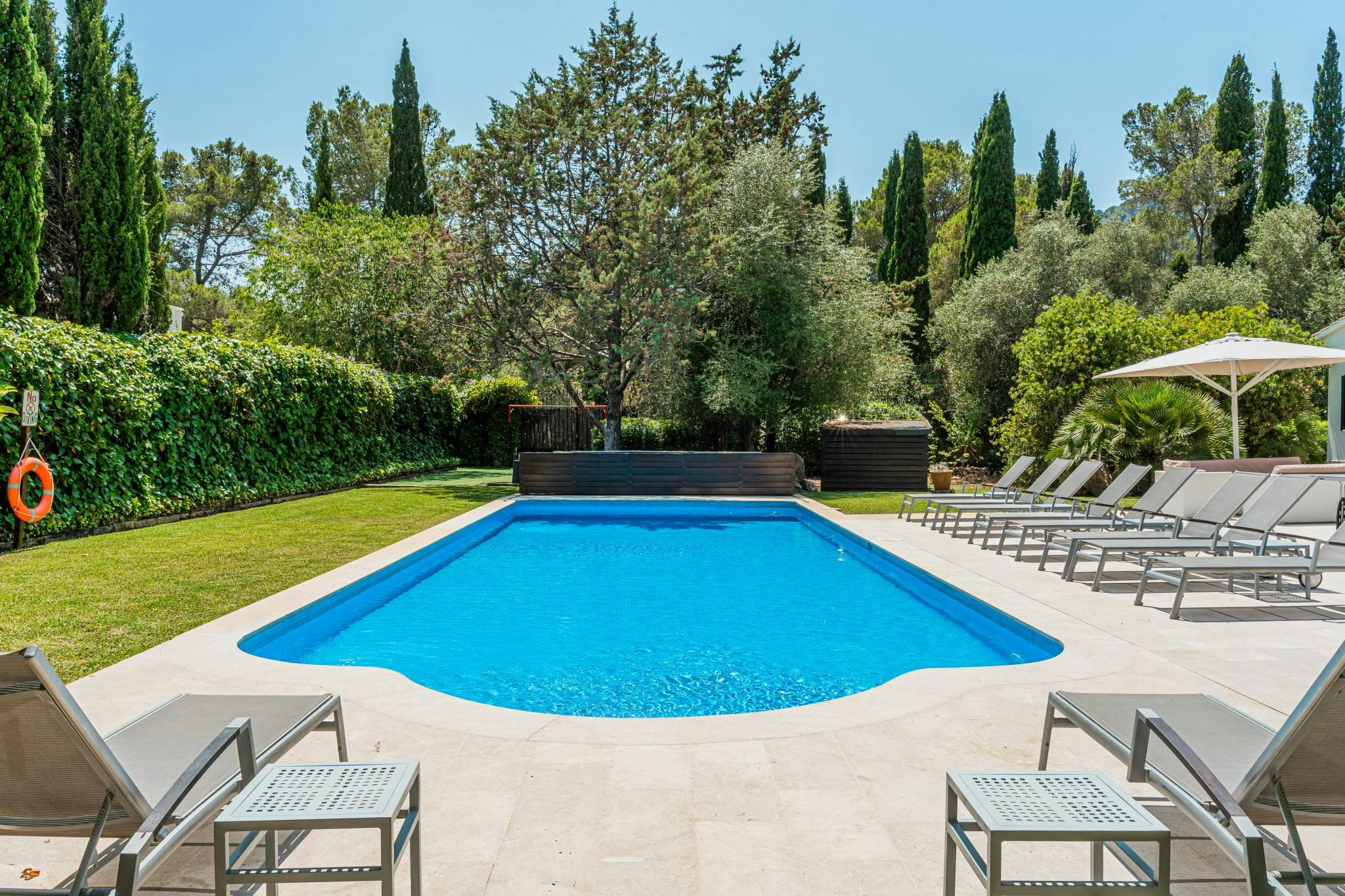Villa Embat Boquer Pollença: Spacious 5-Bedroom Villa with Seaview and Pool, Pollença