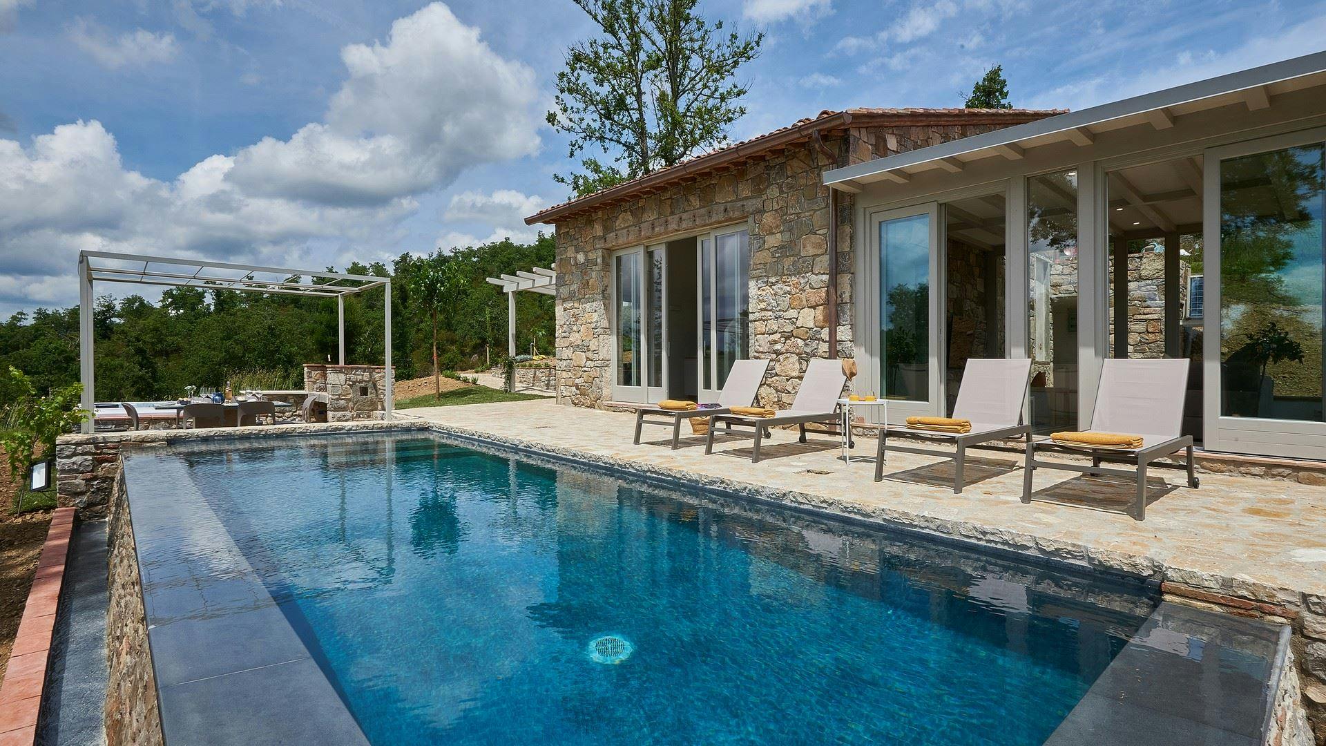 Villa Rinfresco Gaiole: Luxury 2-Bedroom Villa with Private Pool and Hot Tub, Chianti