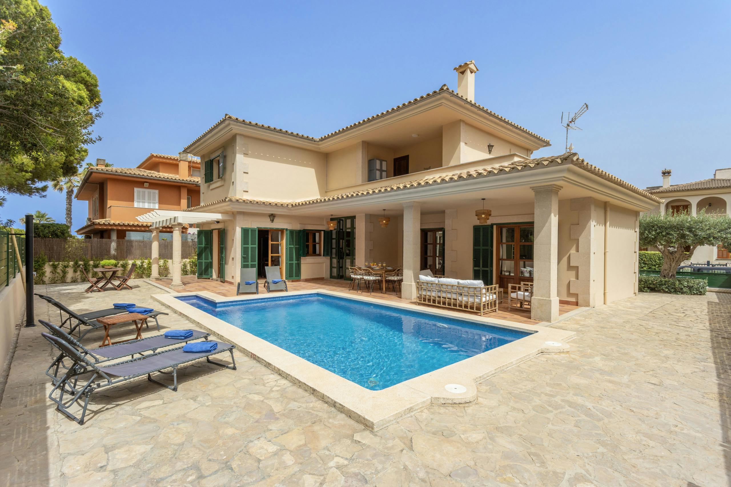 Villa Sa Canova Can Picafort: Luxury 3-Bedroom Villa with Private Pool and Sea Views, Can Picafort