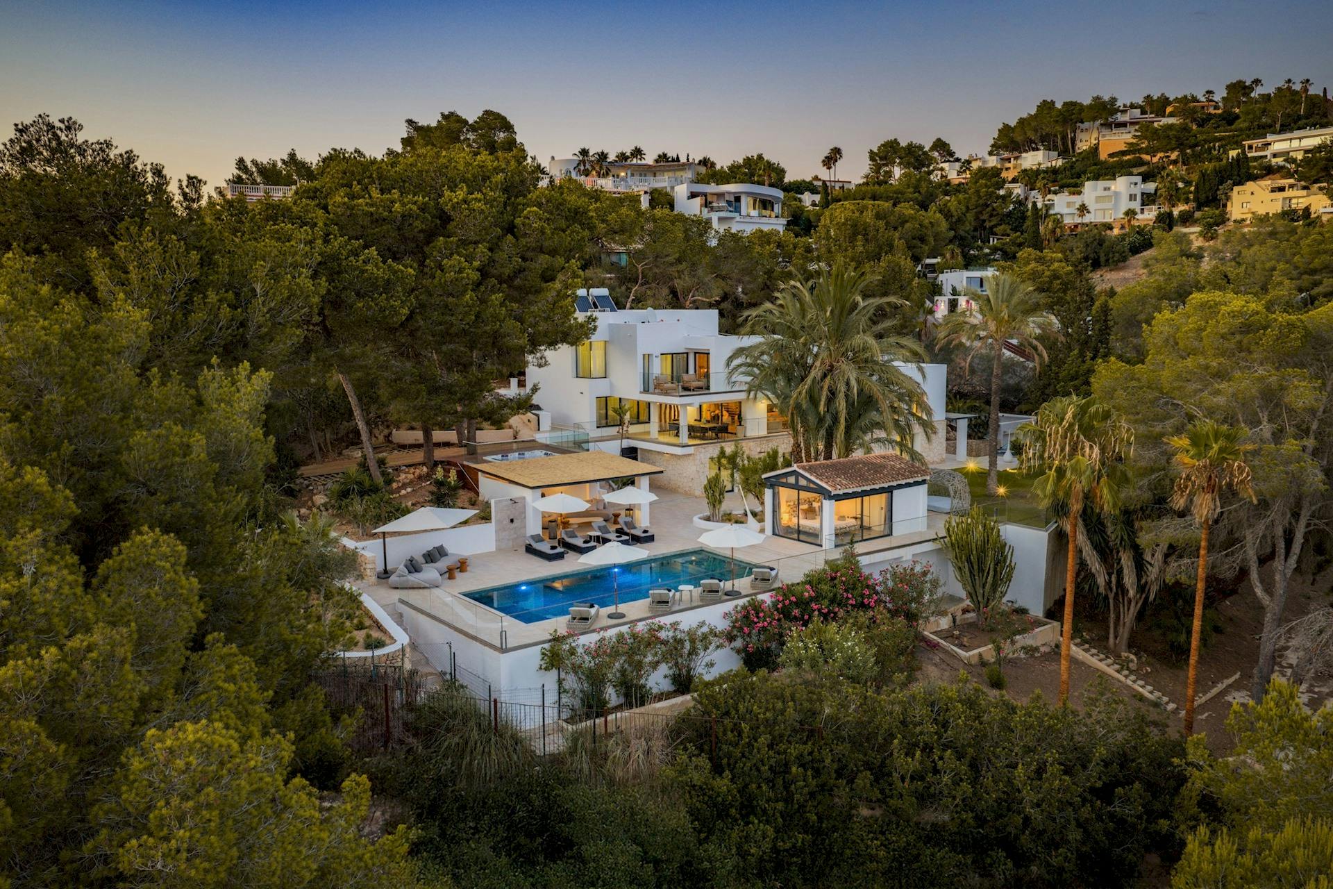 Villa Llevant Puig de Missa Talamanca: Luxury 5-Bedroom Villa with Gym and Pool, Talamanca, Ibiza