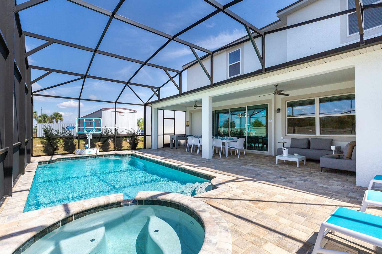 Villa Sabal Osceola: Luxury 8-Bedroom Villa with Private Pool and Gym, Osceola County