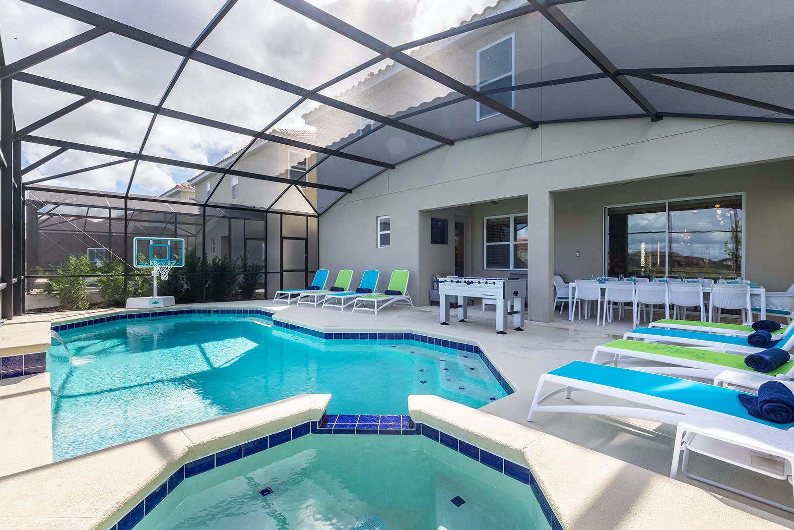 Villa Sabal Winterhaven: Luxury 10-Bedroom Villa with Private Pool and Hot Tub, Polk County