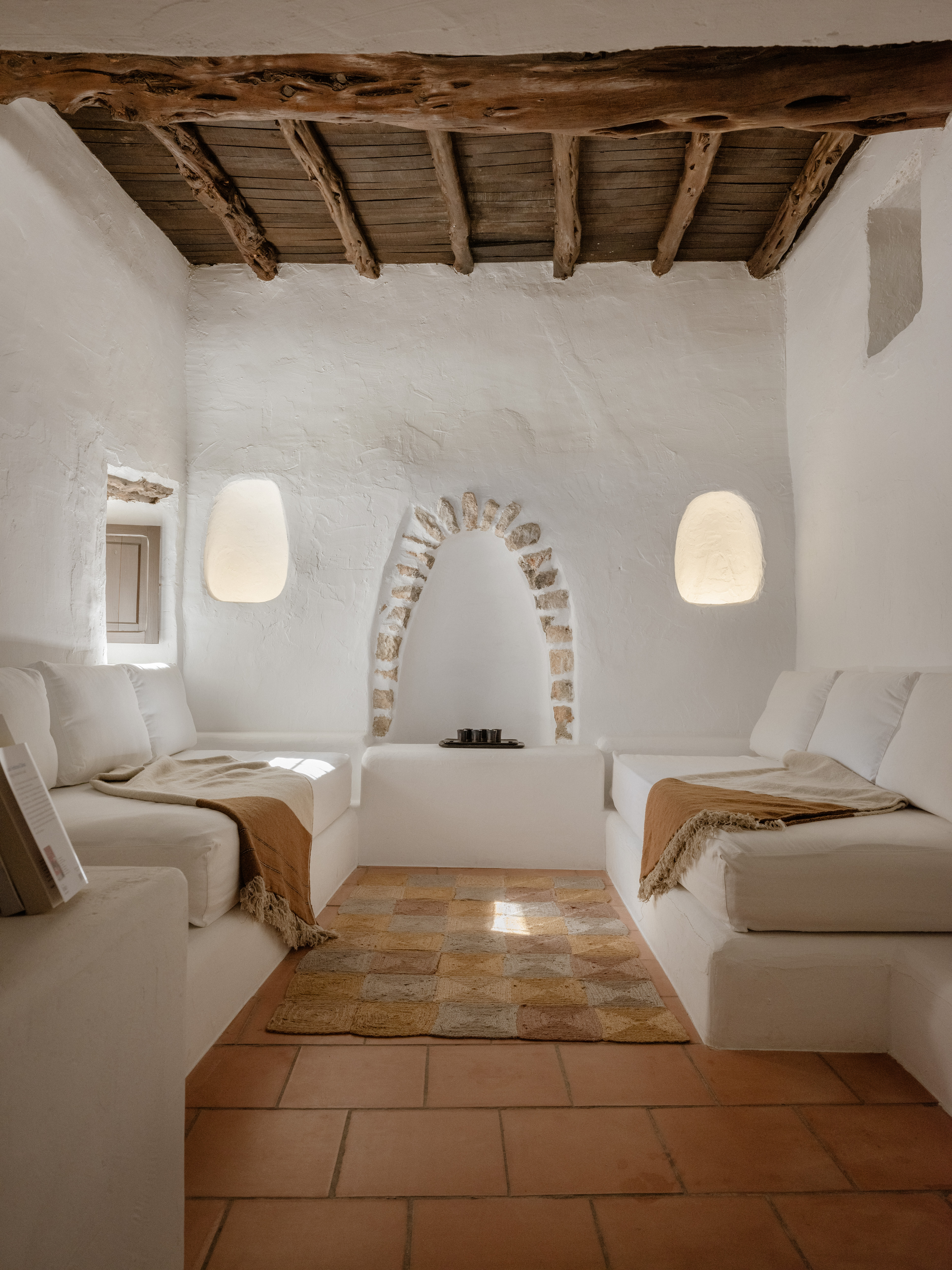 Villa Embat Can Pep Simó Ibiza Town: Luxury 6-Bedroom Villa with Tennis Court and Sea Views, Ibiza