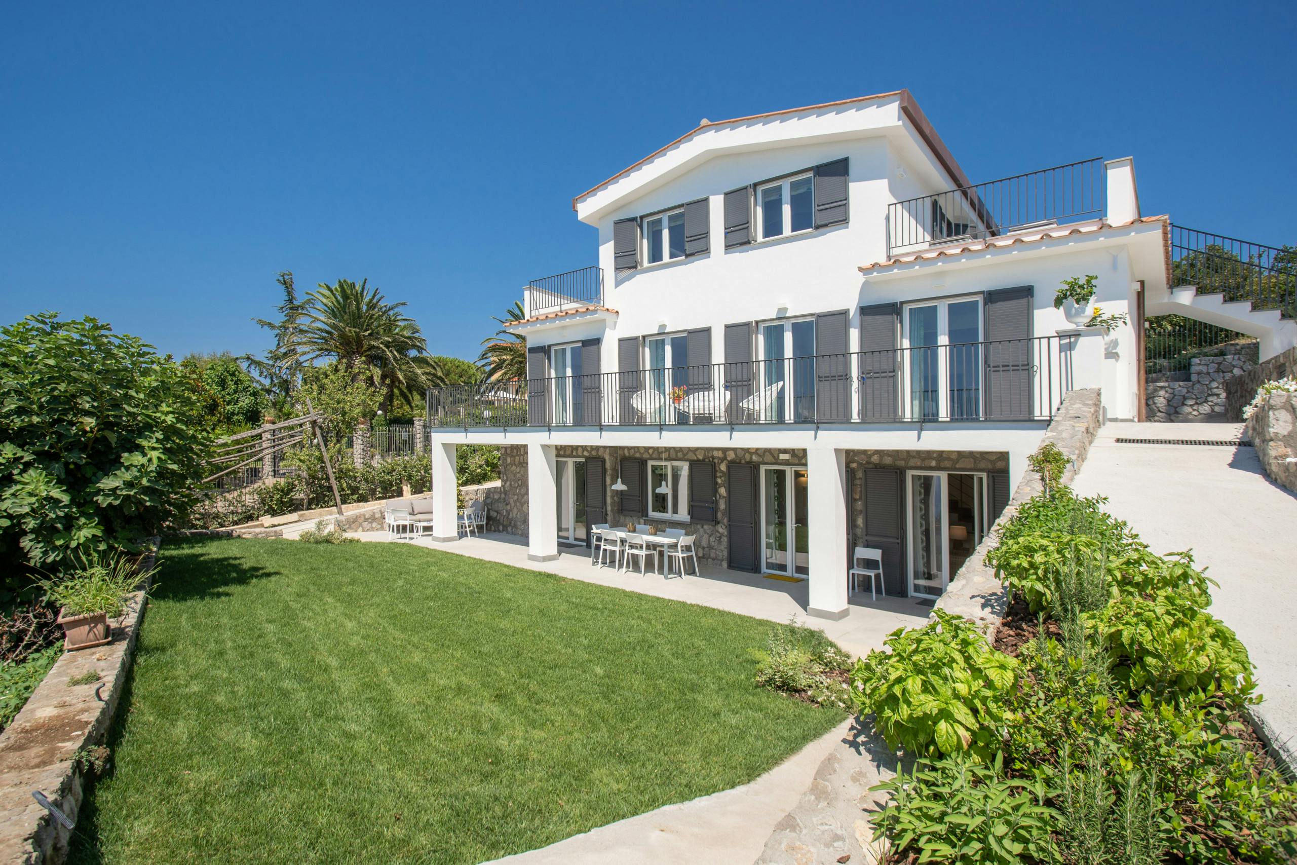 Villa Amaranto Marina Grande Sorrento-720107: Luxury 4-Bedroom Apartment with Infinity Pool and Sea Views, Sorrento