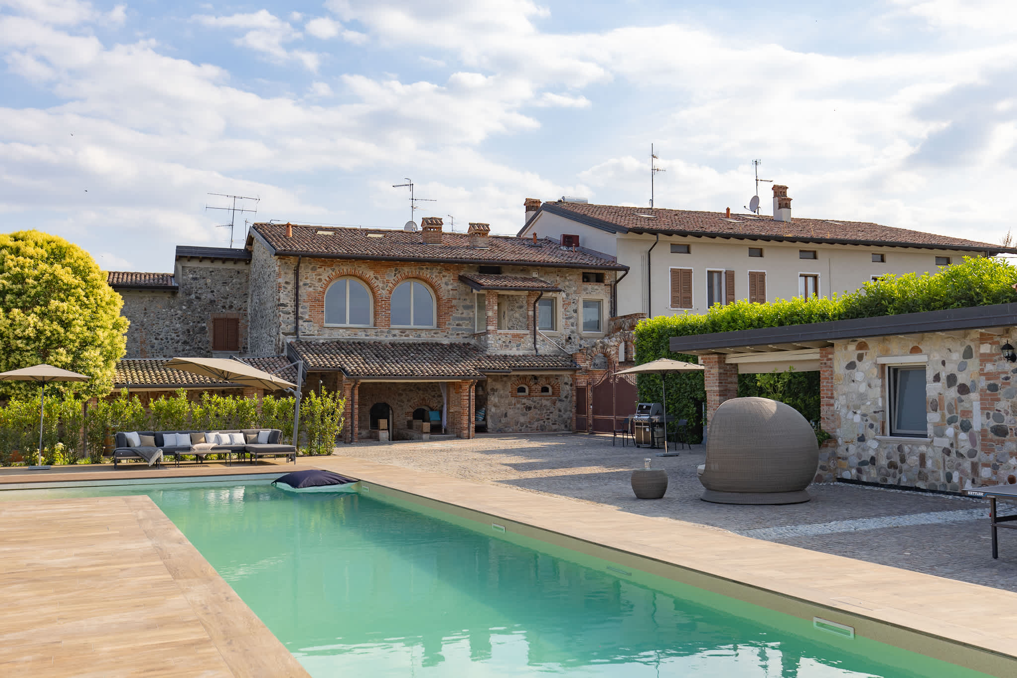 Villa Ceruleo Borgo Milano Verona: Charming 3-Bedroom Villa with Pool in Verona