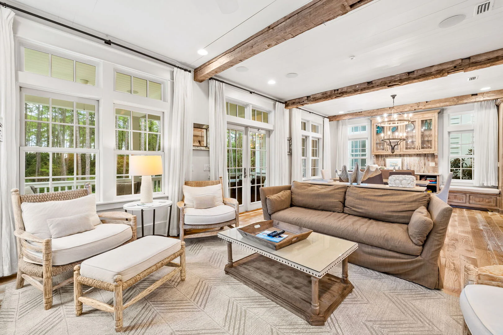 Villa Seagrove Walton: Luxury 6-Bedroom Villa with Private Pool and Sea Views, Walton County