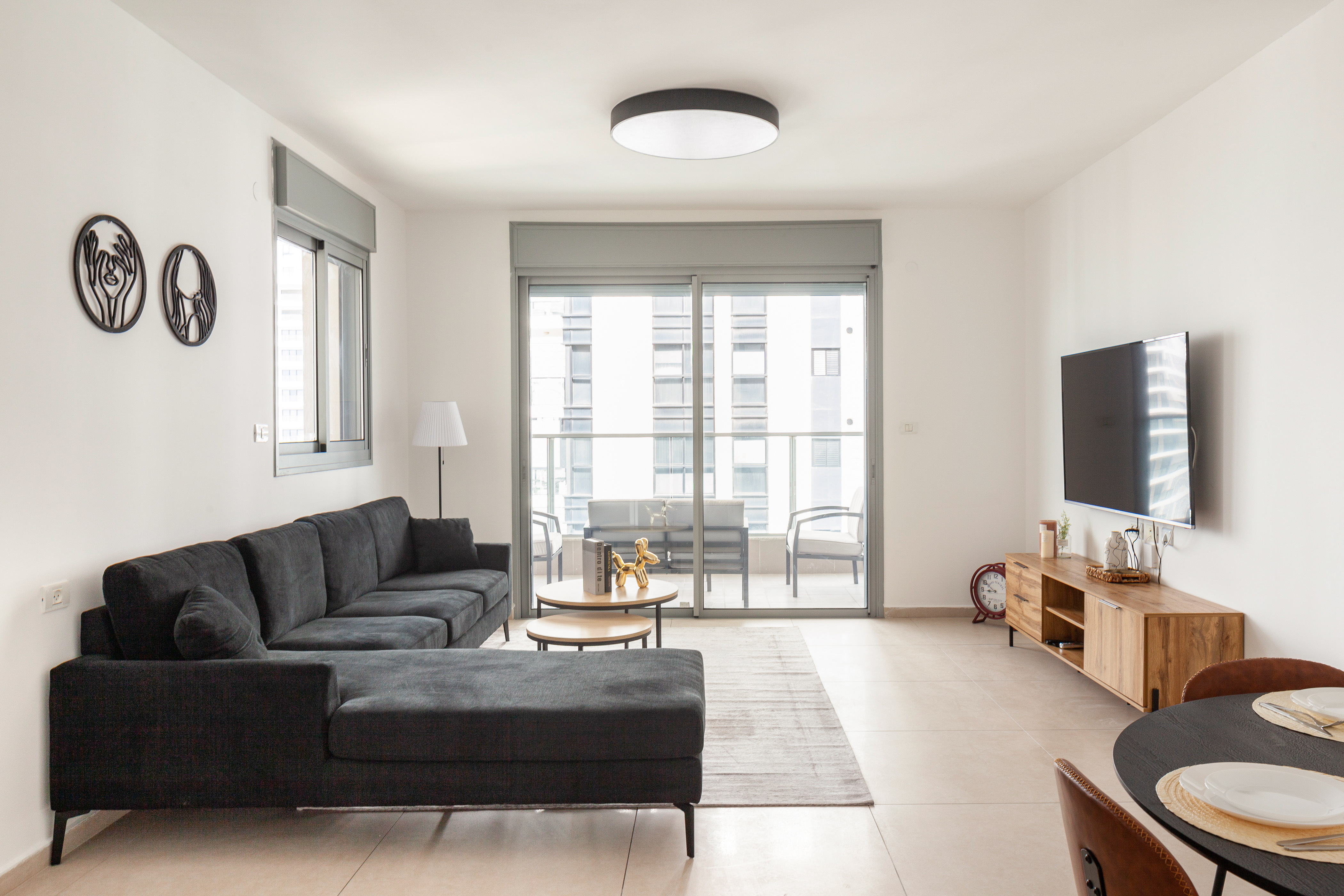 Villa Shunit Tel Aviv: Contemporary 3-Bedroom Apartment with Sea View and Air Conditioning, Tel Aviv City Centre