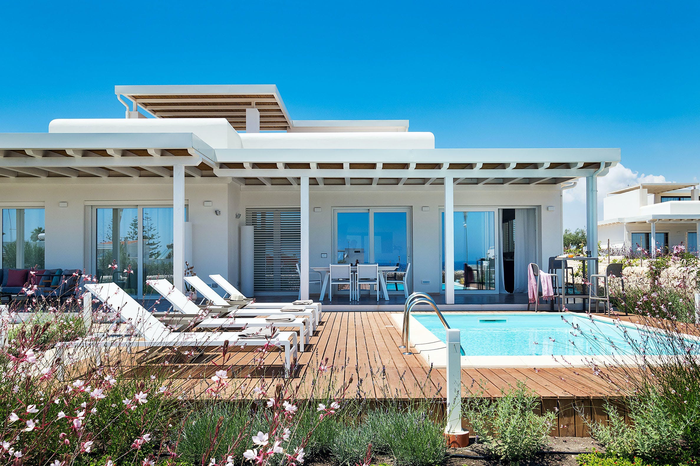 Villa Meridiana Cassibile Val di Noto: 8-Bedroom Luxury Villa with Sea Views and Pools, Val di Noto