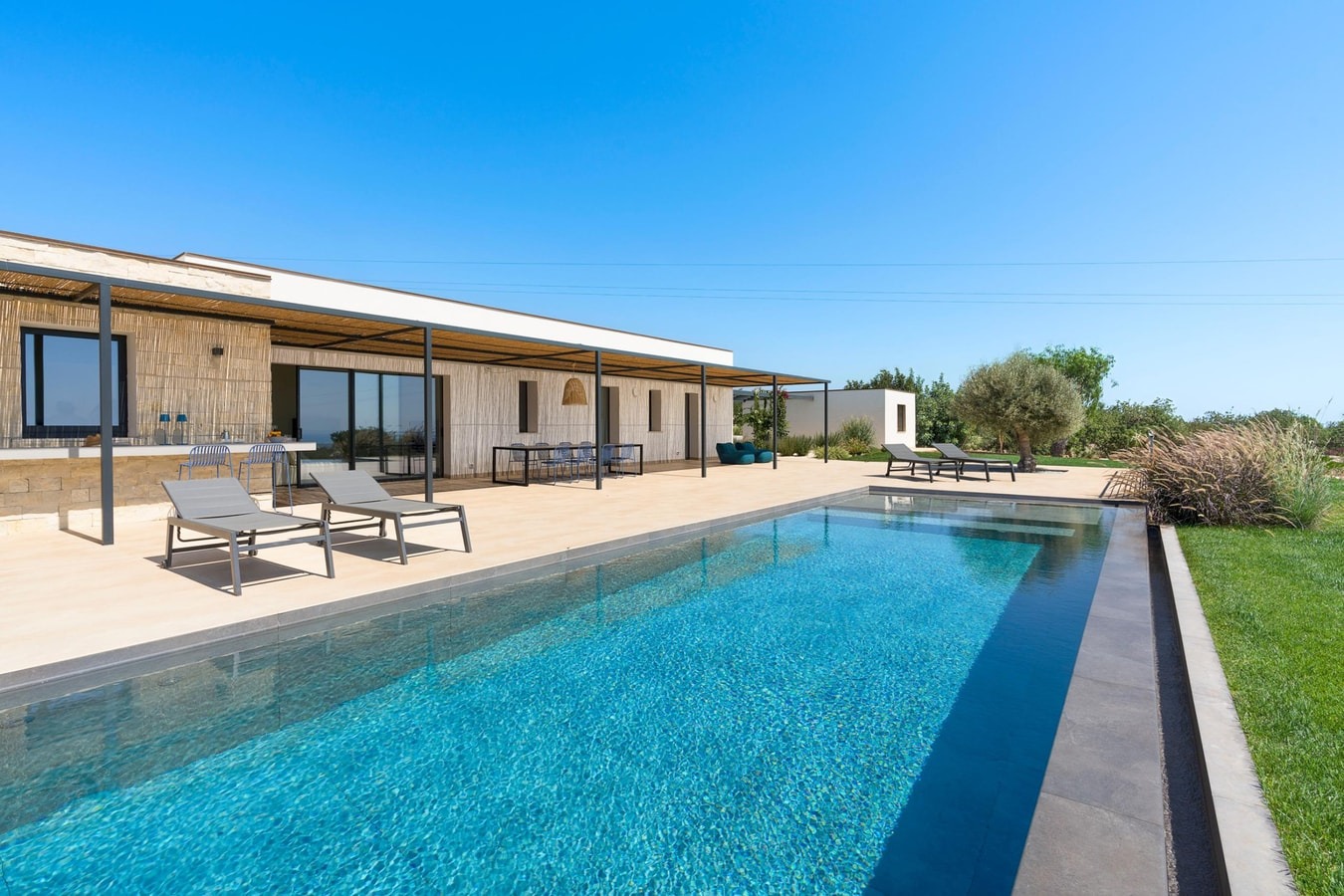 Villa Ambrato Giarratana Ragusa: Luxury 3-Bedroom Villa with Seaview and Pool, Ragusa