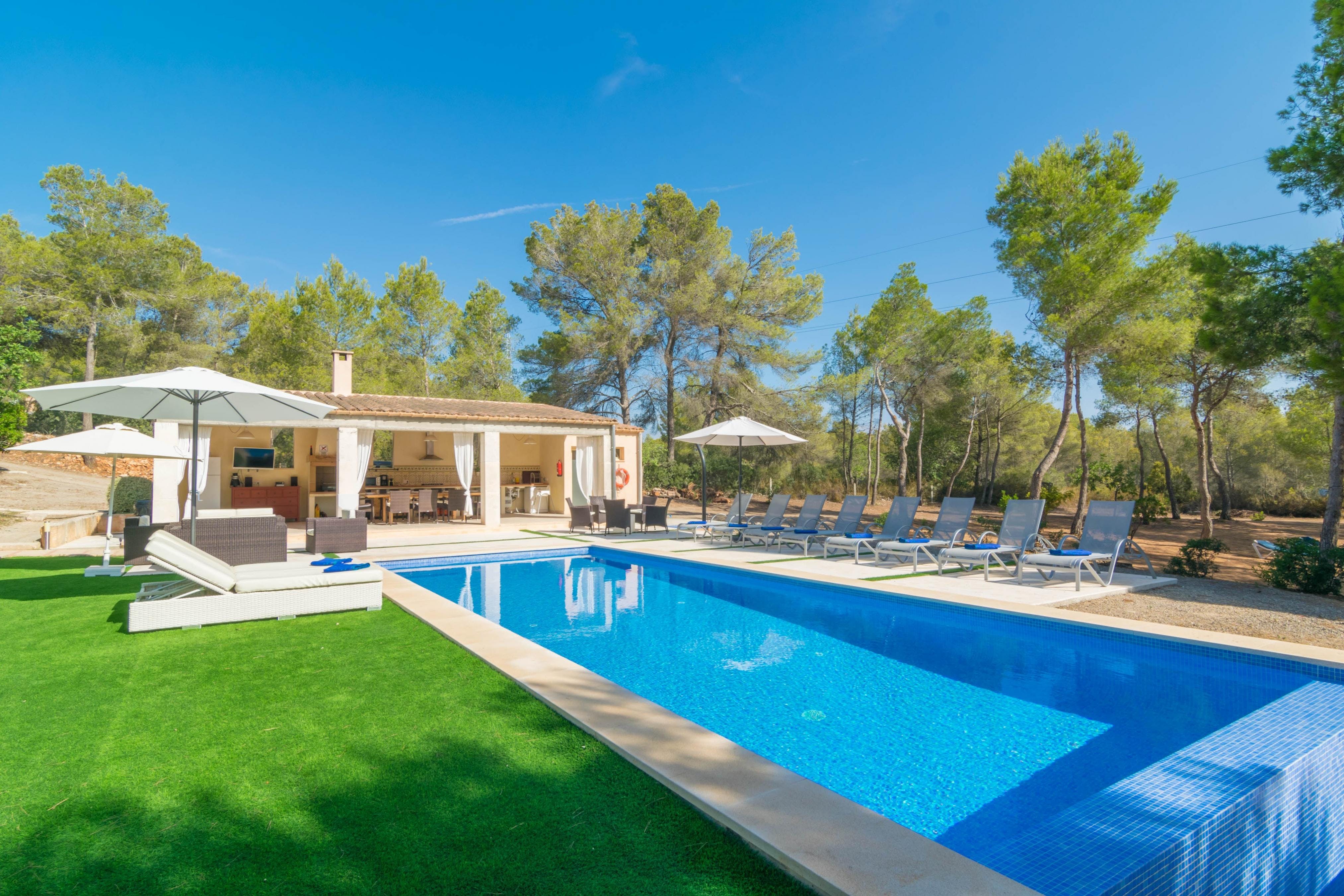 Villa Tramuntana Cala d’Or: Luxury 5-Bedroom Villa with Seaviews and Pool, Cala d’Or