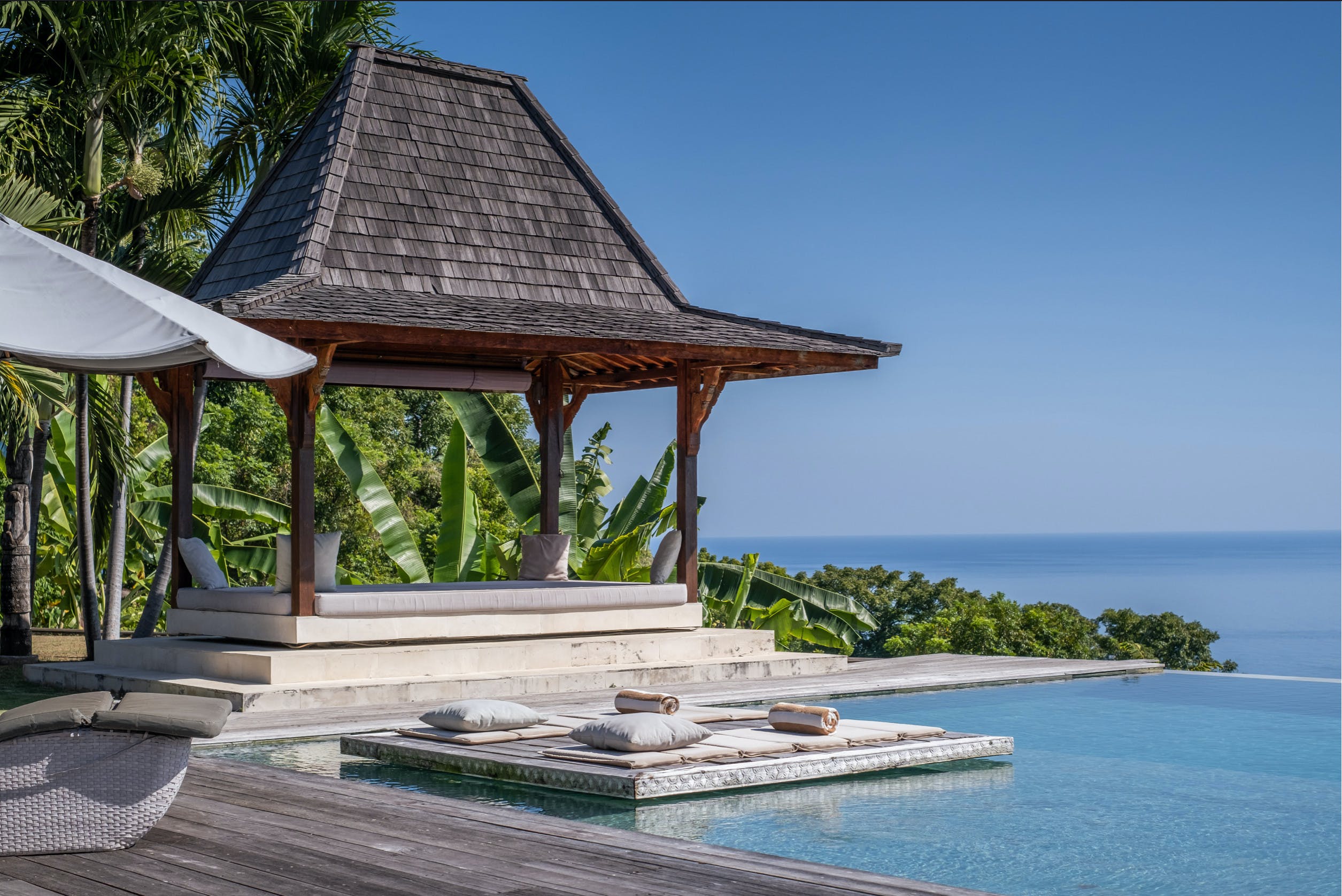 Villa Tunjung Lovina: 4-Bedroom Luxury Villa with Stunning Seaview and Pool, Bali