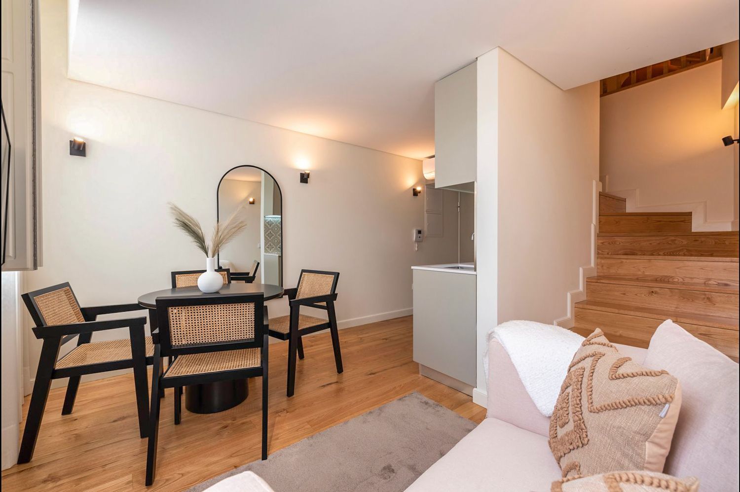 Apartamento Dourado Alfama Portugal: 1-Bedroom Luxury Apartment Rental Porto with Spa on Iconic S