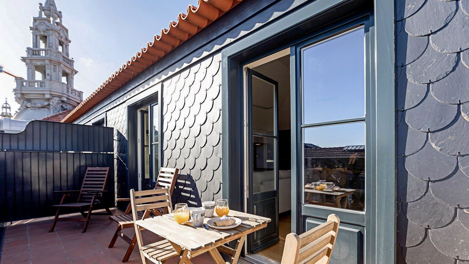 Apartamento Dourado Sampião Lisboa: 1-Bedroom Spa Retreat in Porto’s Historic Centre | Luxury Ap
