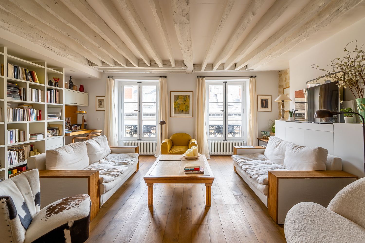Appartement Lumière Odéon Paris: 1-Bedroom Duplex with Spa Near Jardin du Luxembourg in Paris