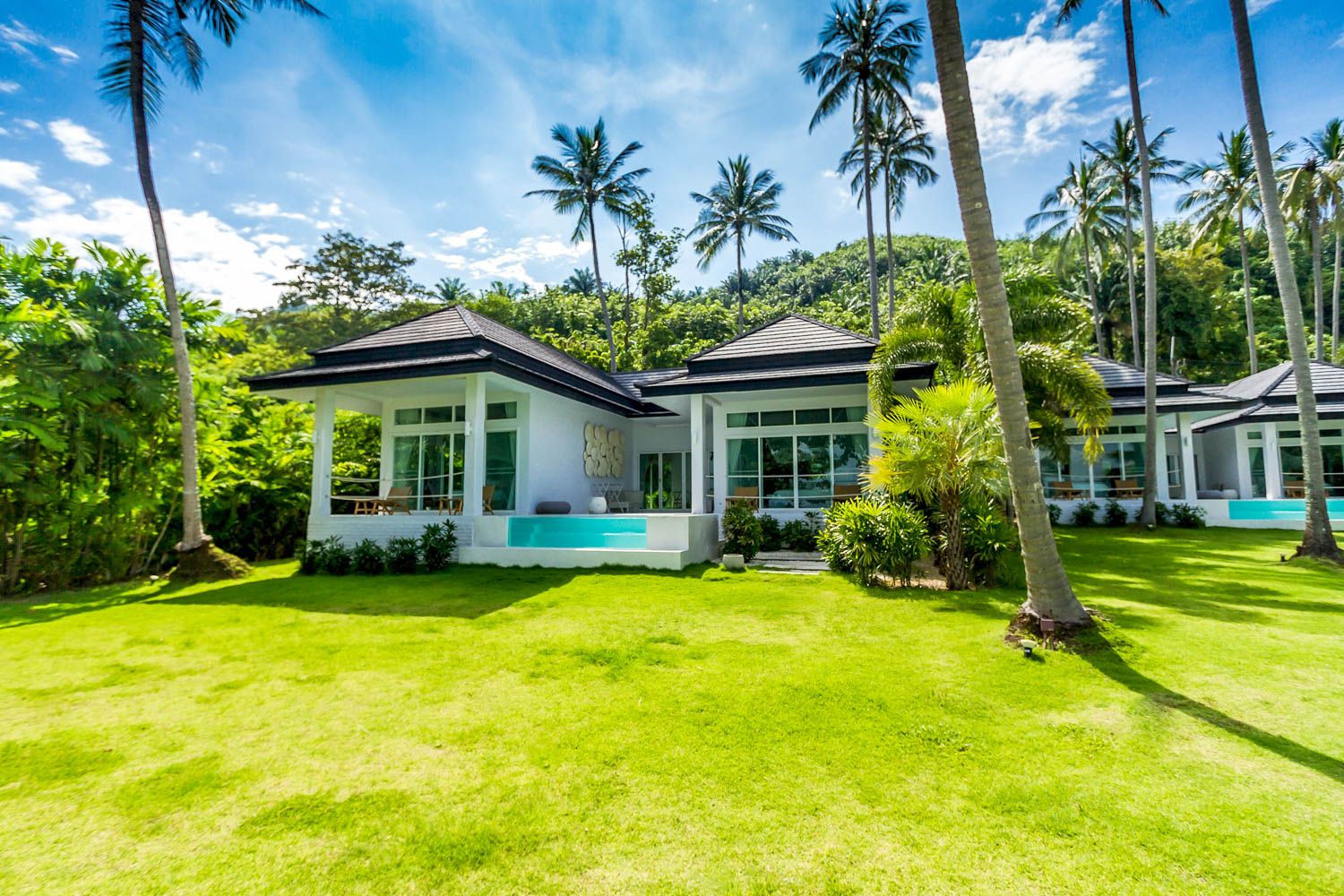 Baan Chantra Tha Khao: 2-Bedroom Beachfront Villa with Infinity Pool and Sea Views