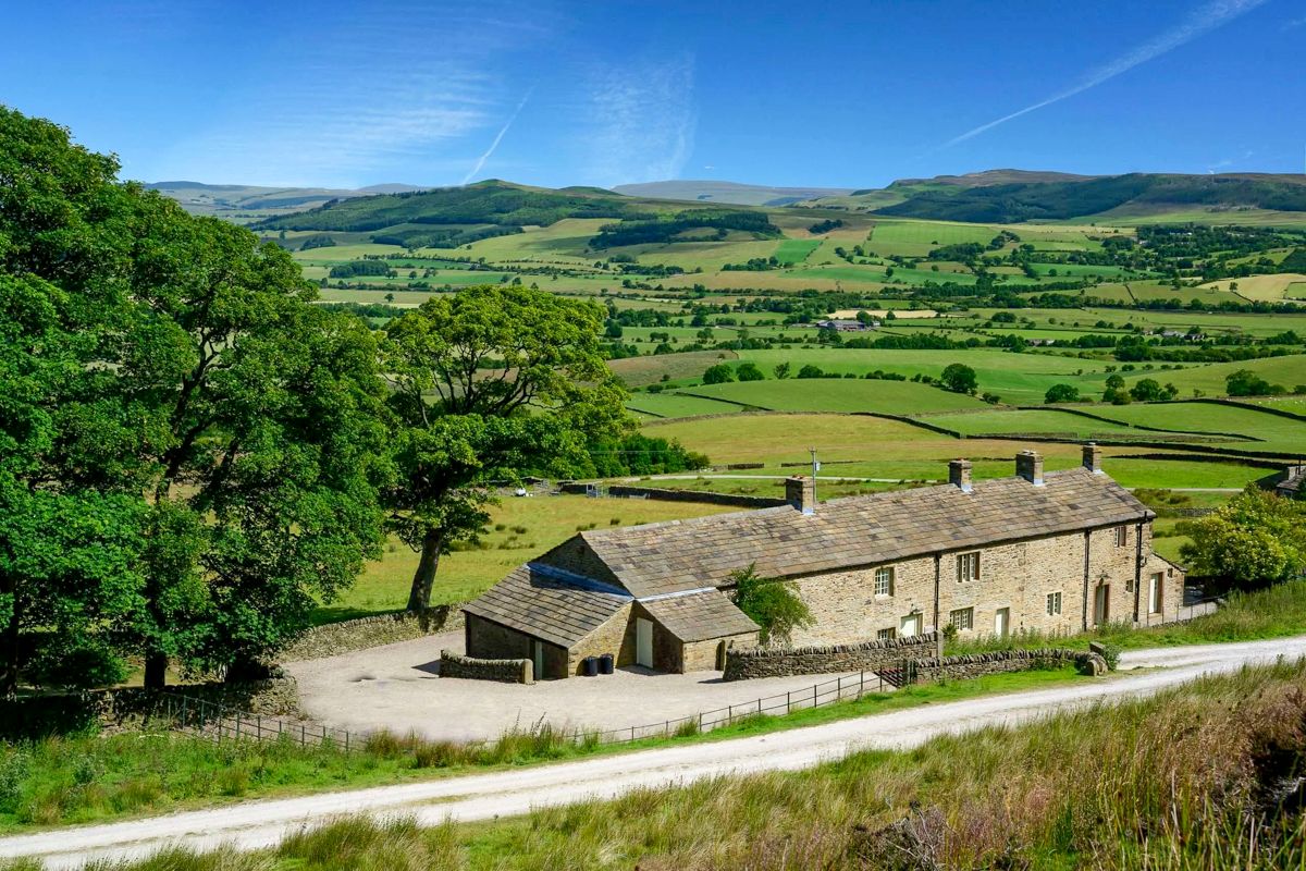 Barn Foxglove Embsay Skipton
Wait, let me reconsider – “Foxglove” is from the original name which feels uncreative.
Barn Thistle Embsay: 3-Bedroom Barn with Heated Pool & Sauna in Yorkshire Dales n