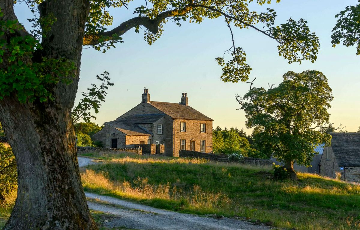 Barn Skylark Embsay Skipton: 4-Bedroom Luxury Barn Rental in Skipton with Sauna and Yorks