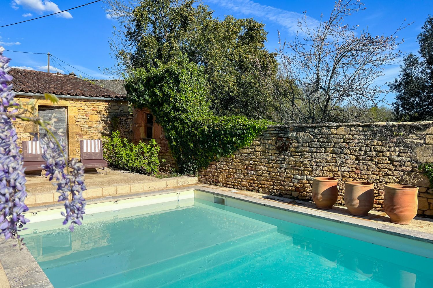 Bergerie Lumière Brousse Sarlat: 5-Bedroom Restored Barn with Heated Pool near Sarlat, Dordog