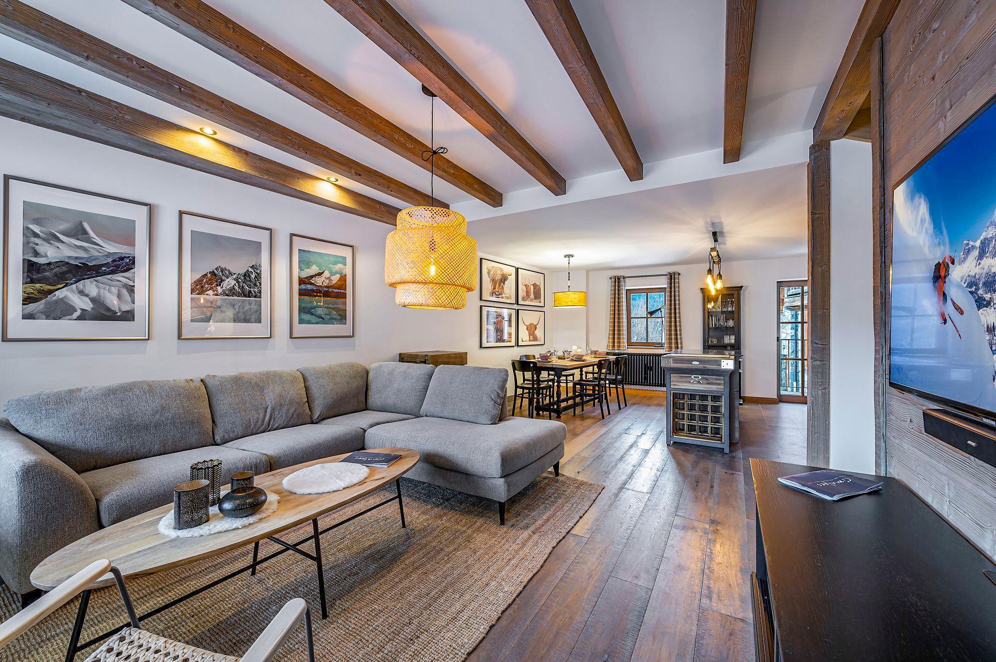 Chalet Cristallin Rondin Méribel: 3-Bedroom Ski Chalet with Spa Access in the Heart of Meribel
