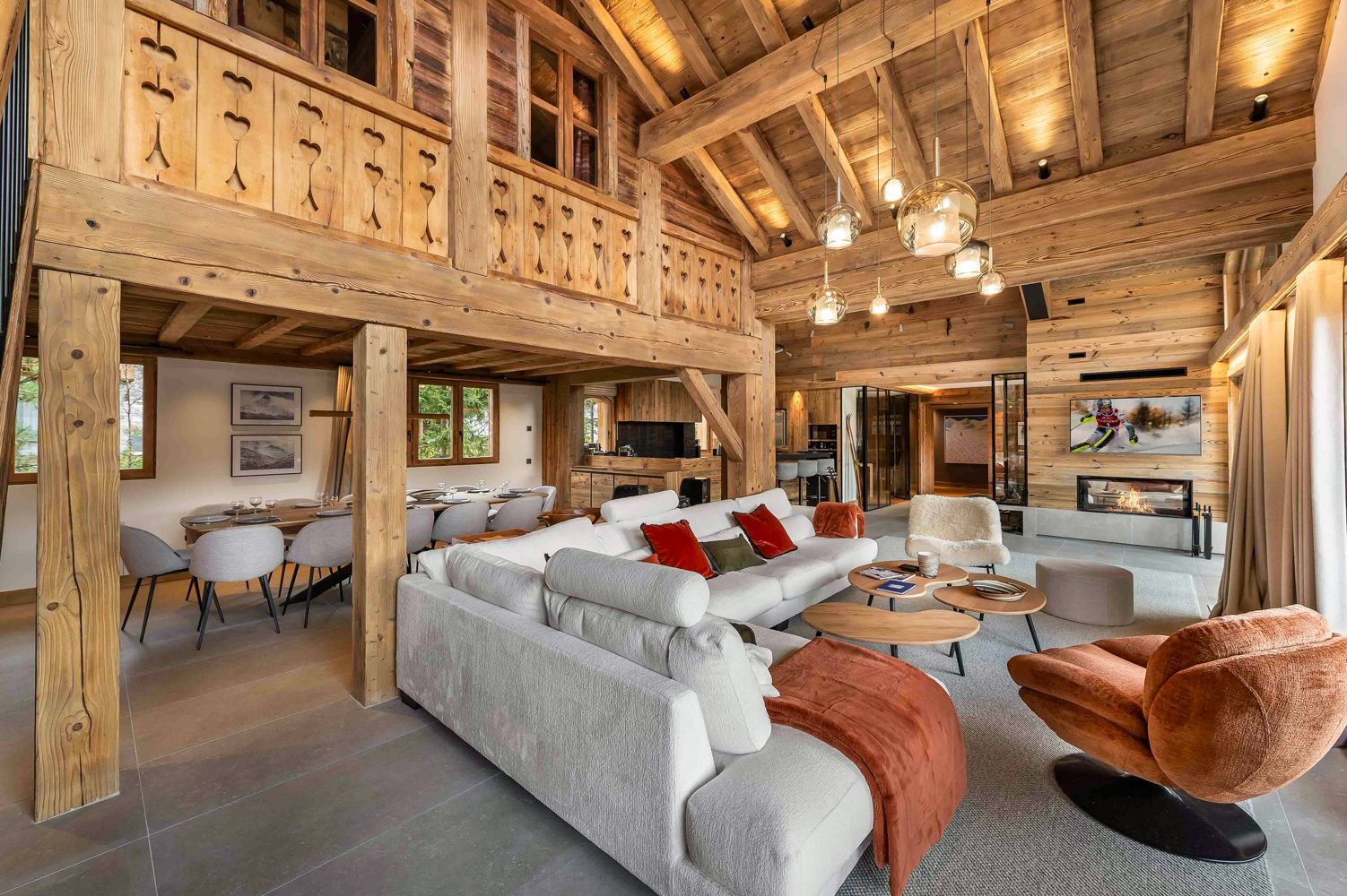 Chalet Cristallin Saulire Méribel: 6-Bedroom Spa Retreat with Mountain Views in the Heart of Me