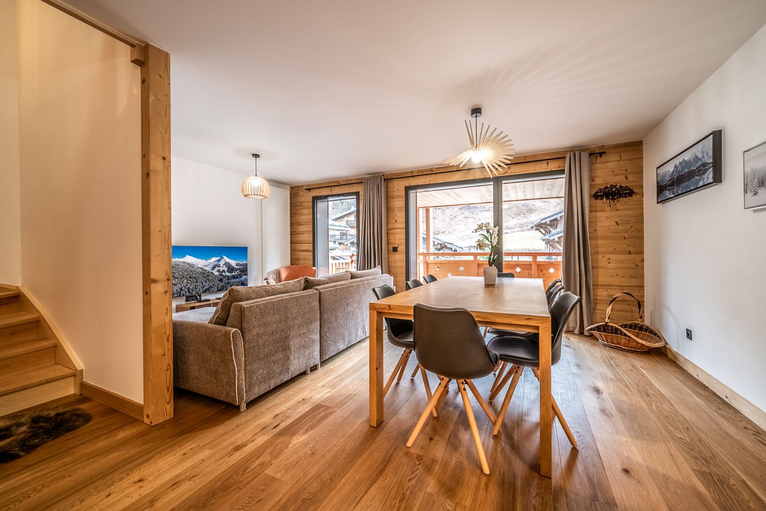 Chalet Lumière Chavannes Gets: 2-Bedroom Ski-In Chalet Apartment with Spa Access in Les Get